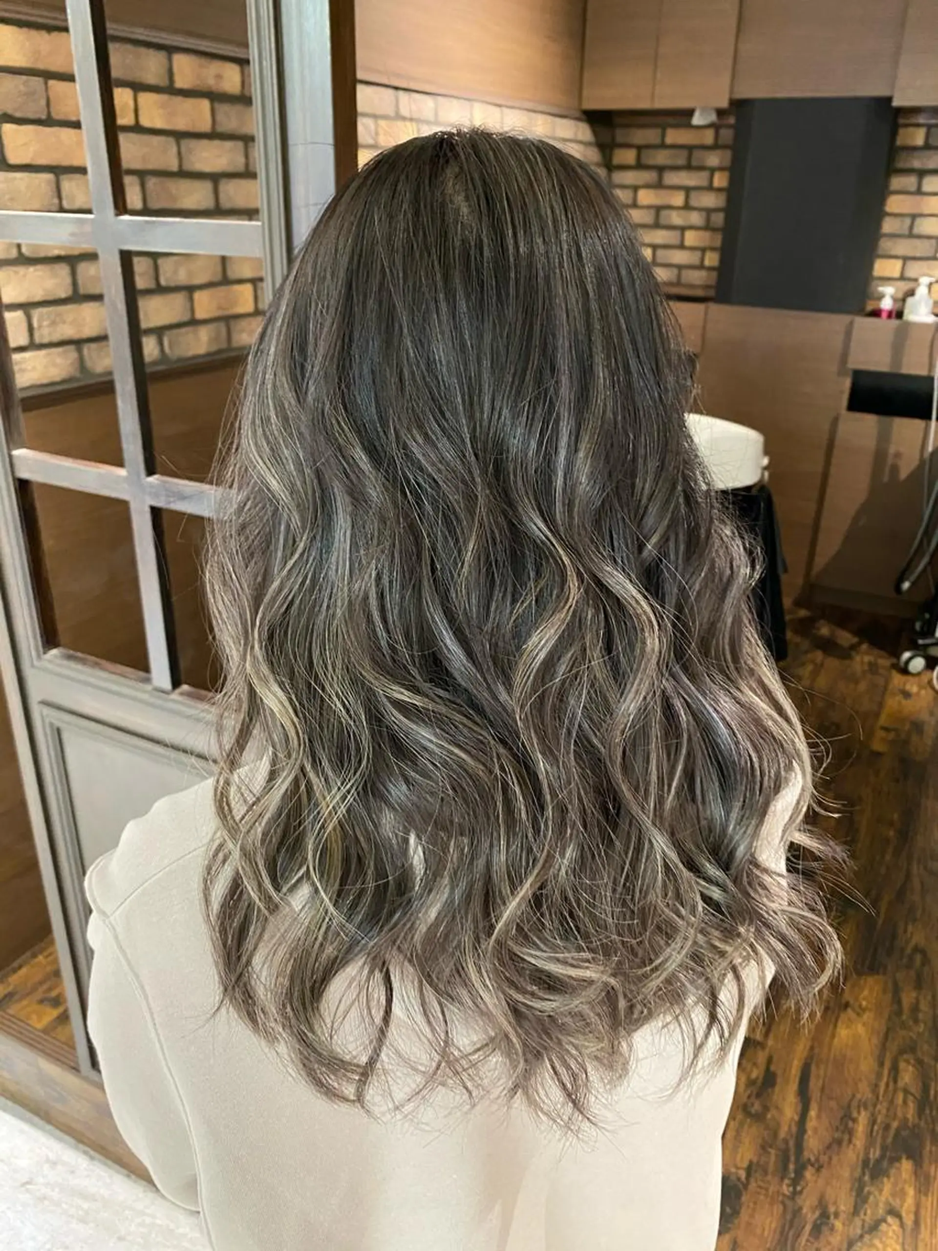 セミロング 白井 秀太郎のヘアスタイル