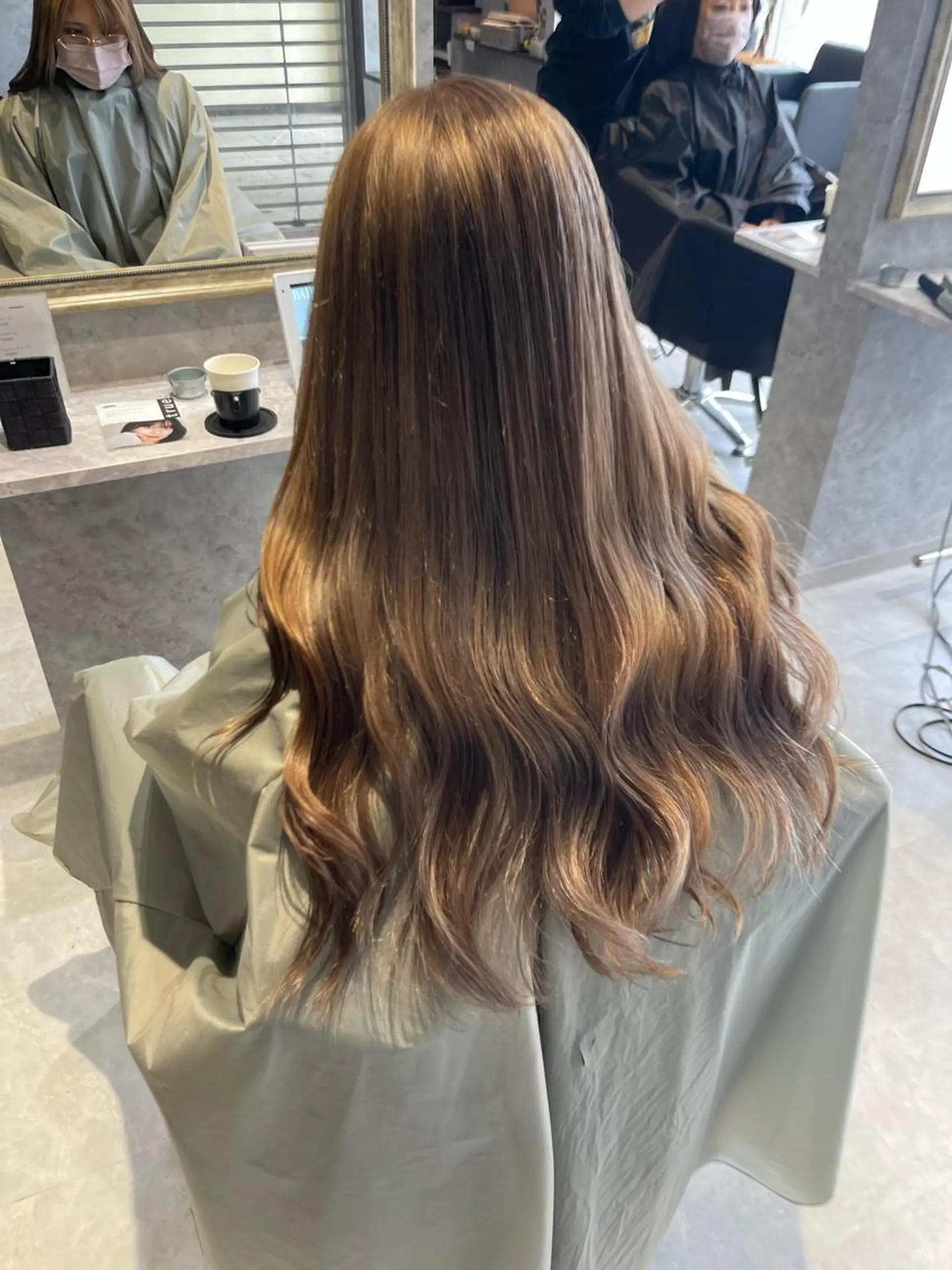 ロング ヘアカラー ハイトーン ／ レイヤー/吉田陸斗のヘアスタイル