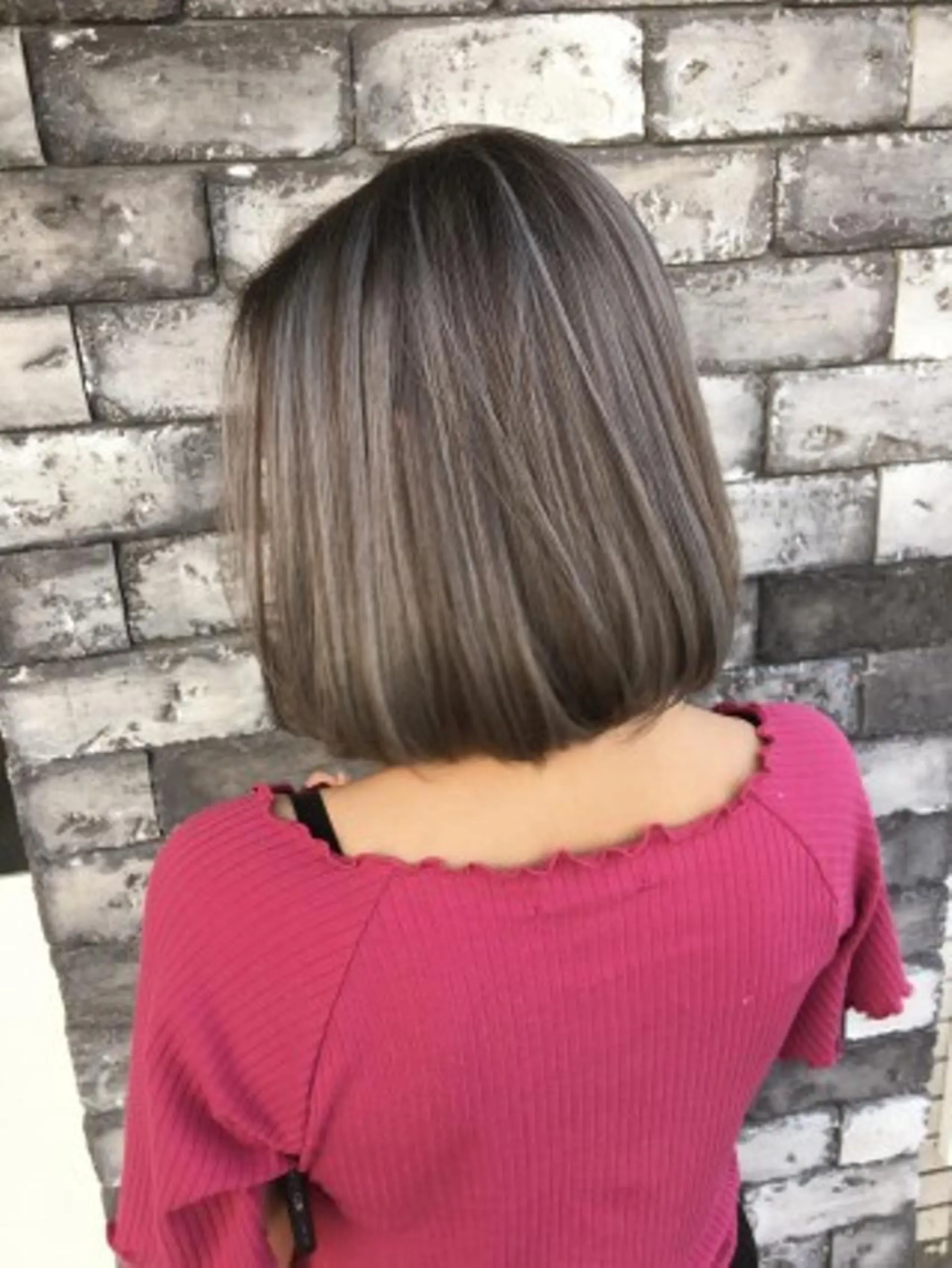 ミディアム RISE by REVOのヘアスタイル