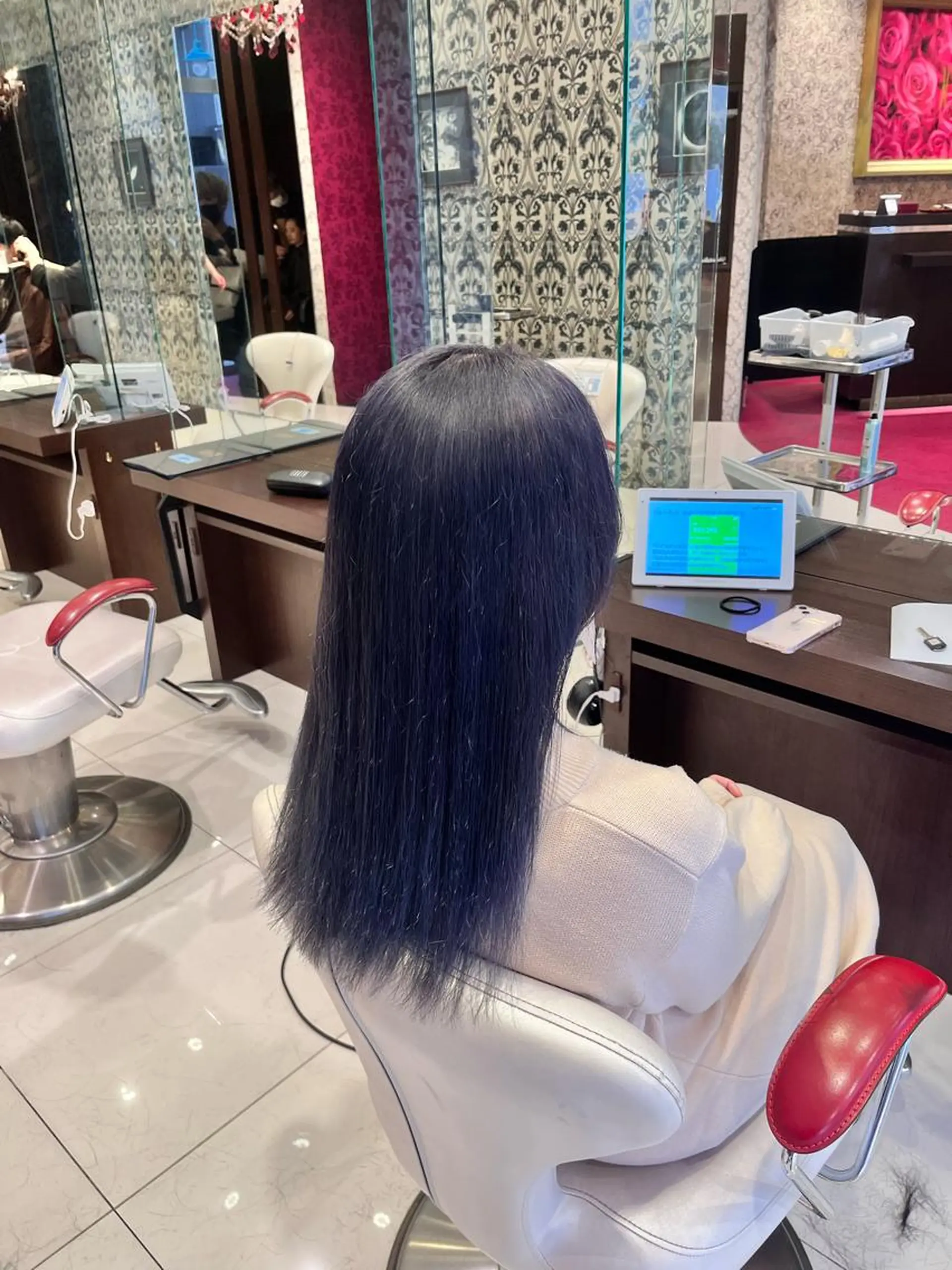 セミロング カラー ブリーチ ブルーカラー ブルーバイオレット バイオレットカラー 縮毛/髪質改善 上野颯太のヘアスタイル