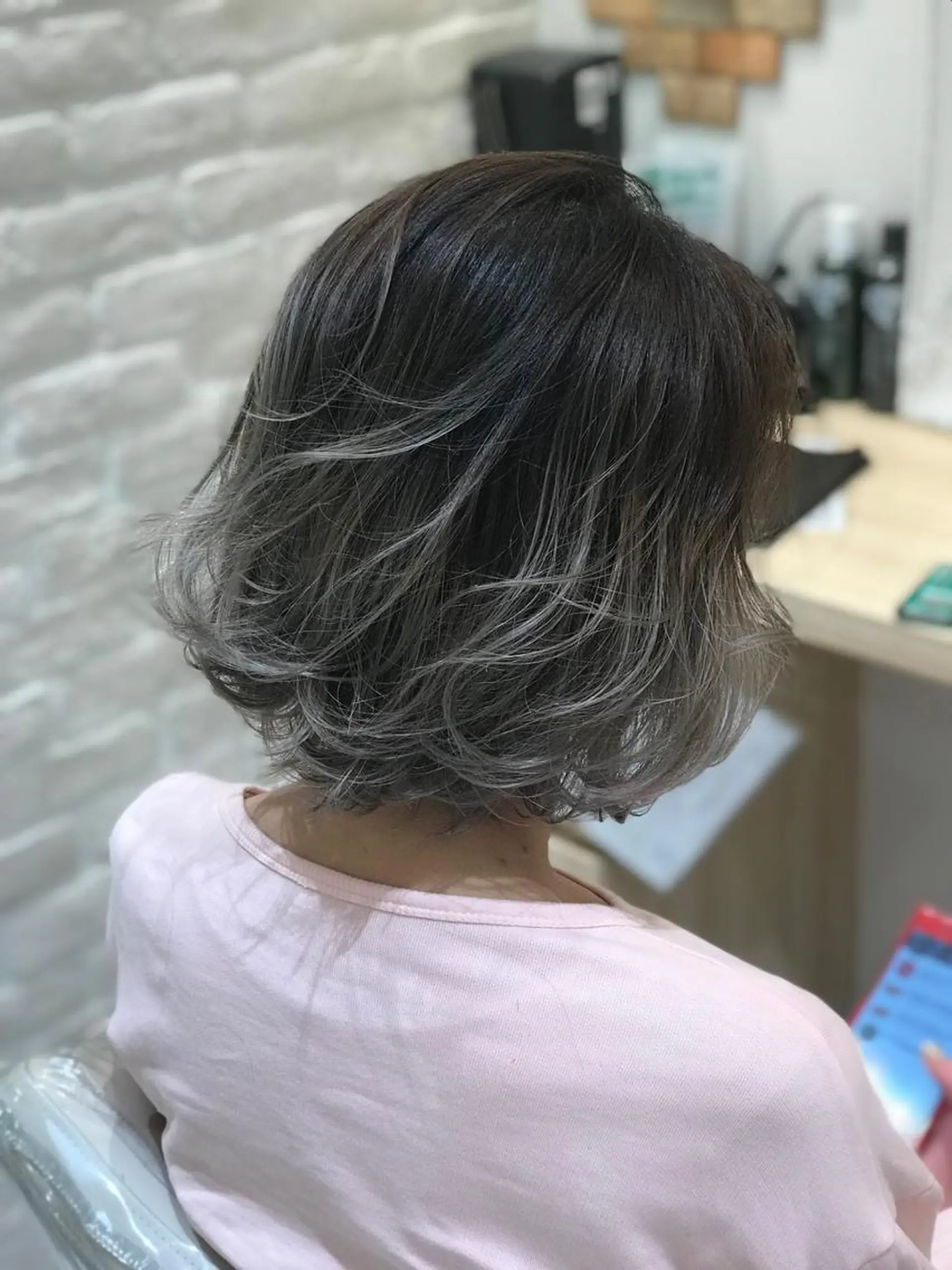 ミディアム カラー ブリーチ ハイライトカラー ハイライト カット ヘアカラー トリートメント Uno. 本気で ヘアに悩む方へ✨のヘアスタイル