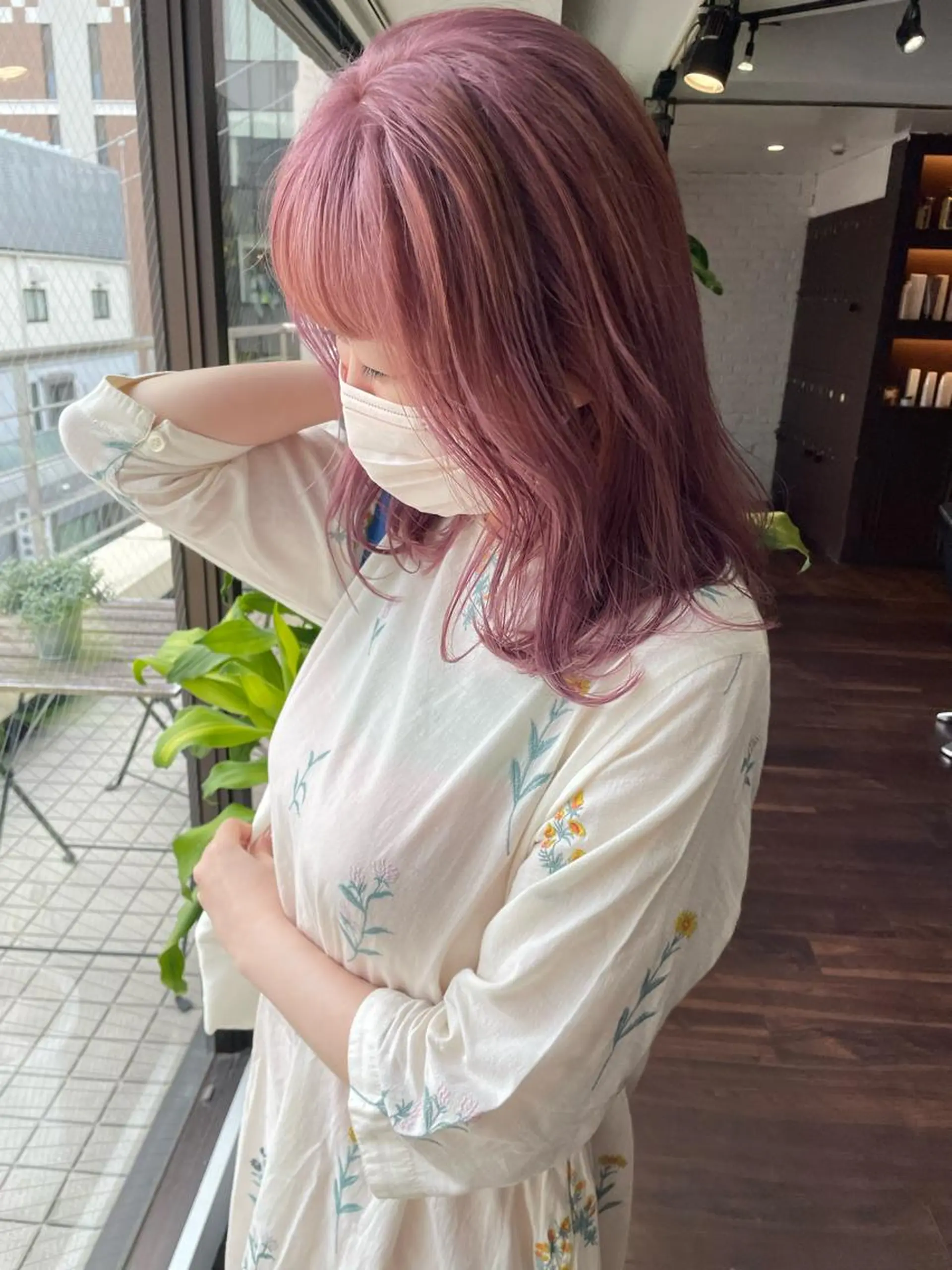 ミディアム カラー オカモト ミユウのヘアスタイル