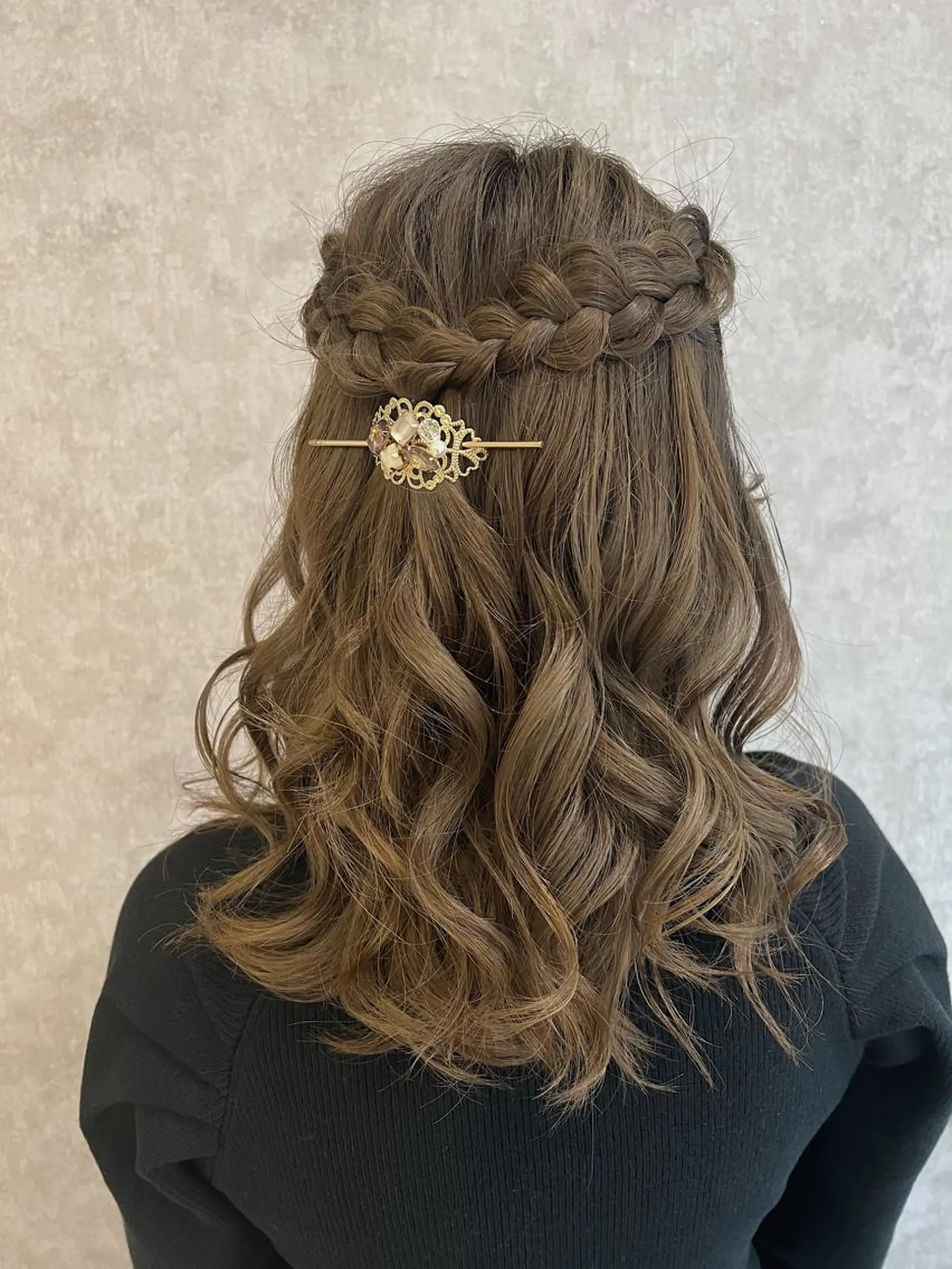 ミディアム Rio/ヘアセット/ ハイトーンカラーのヘアスタイル