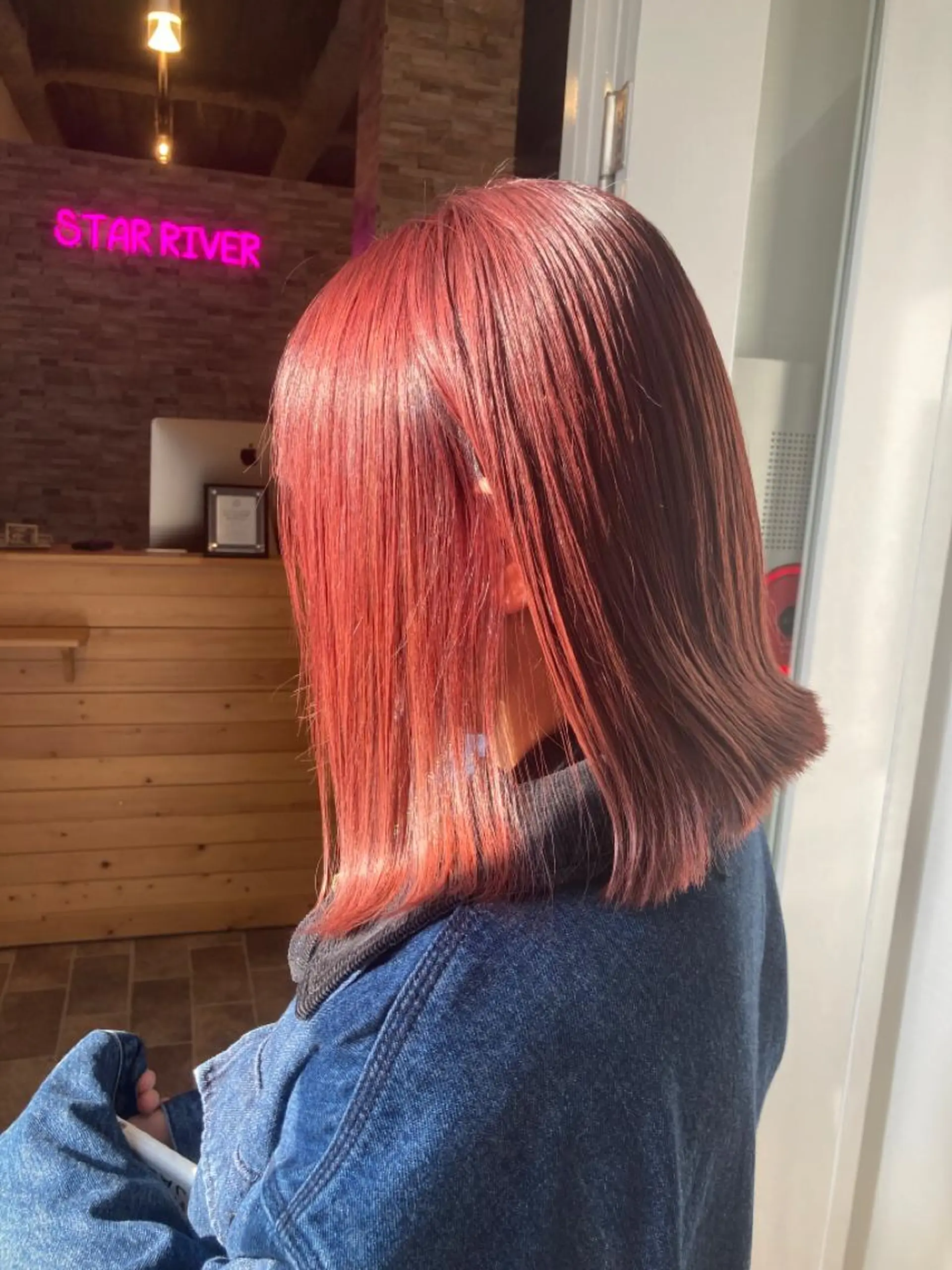 ミディアム カラー ヘアカラー&縮毛矯正 STAR☆RIVERのヘアスタイル