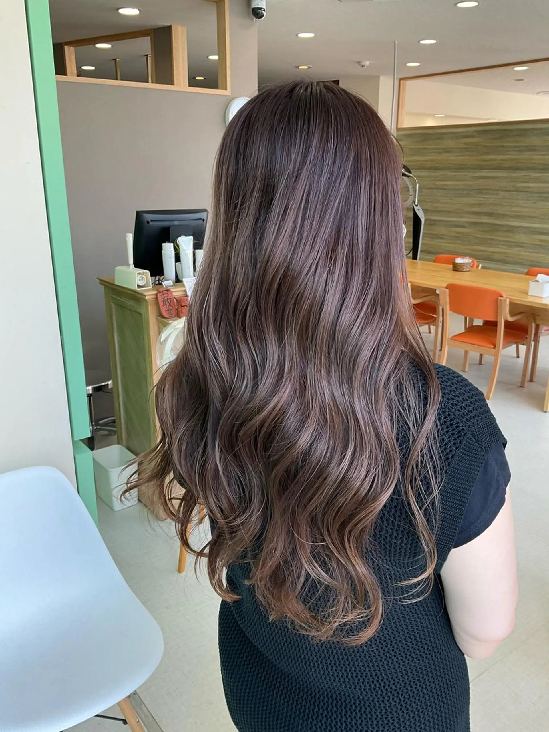 ロング カラー ベージュカラー ハイライトカラー ハイライト ヘアカラー トリートメント 韓国ヘア/レイヤー/ ツヤカラー/ Aiのヘアスタイル