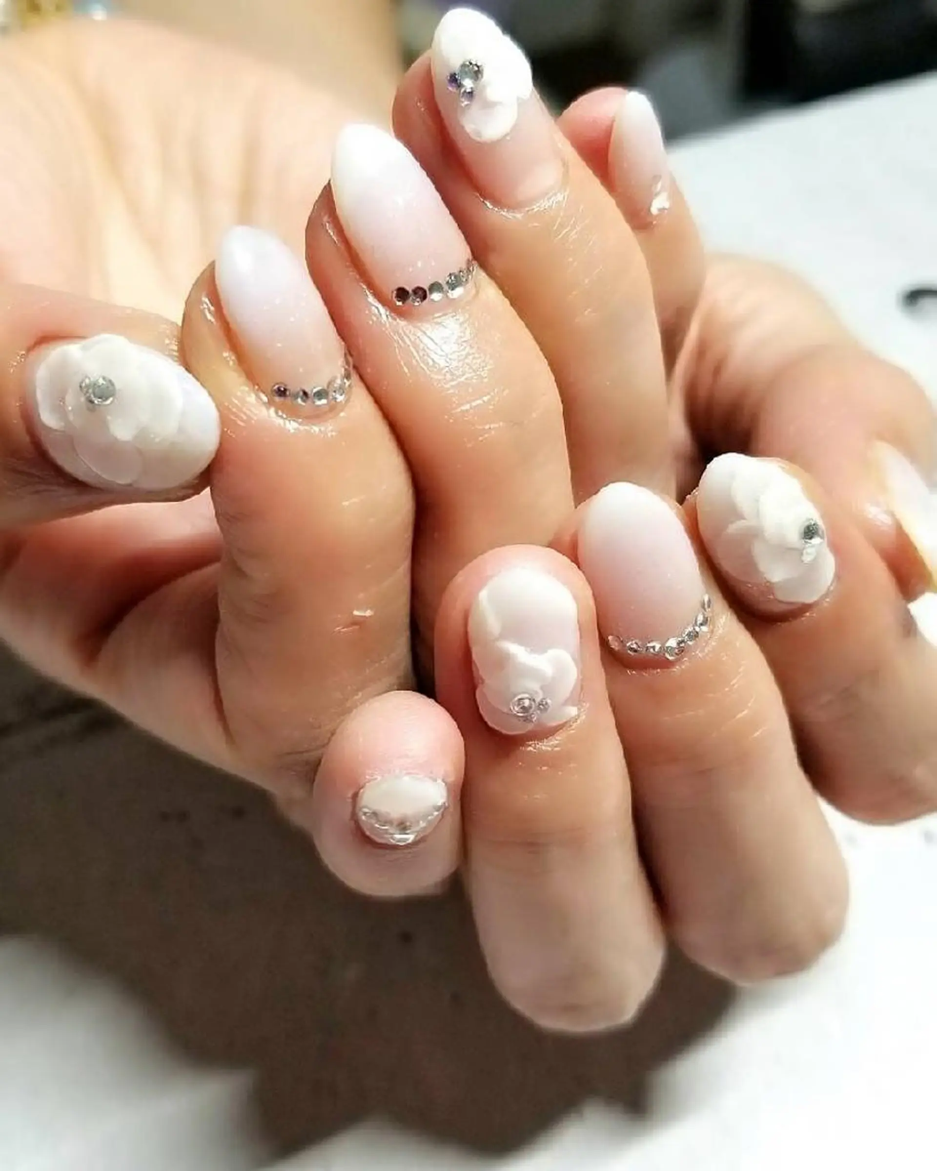 ネイル ブライダルネイル nail salon ipuniのネイルデザイン