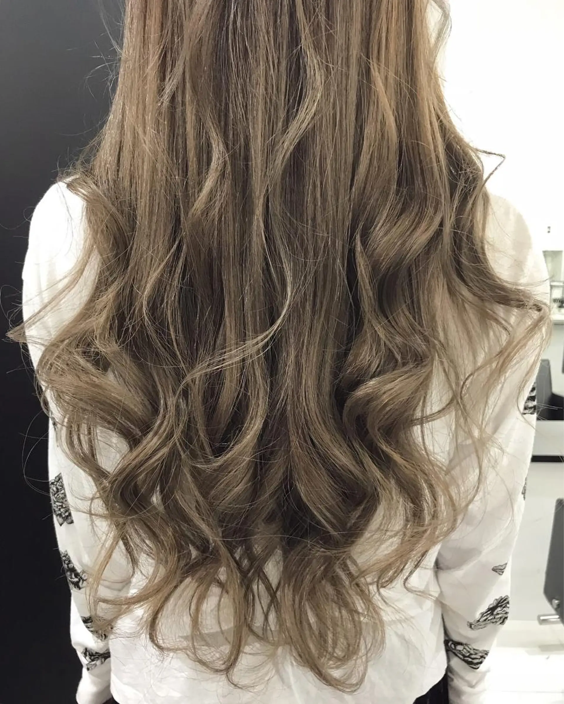 ロング カラー パーマ ヘアアレンジ 【公式】amble luxe池袋東口🩷のヘアスタイル