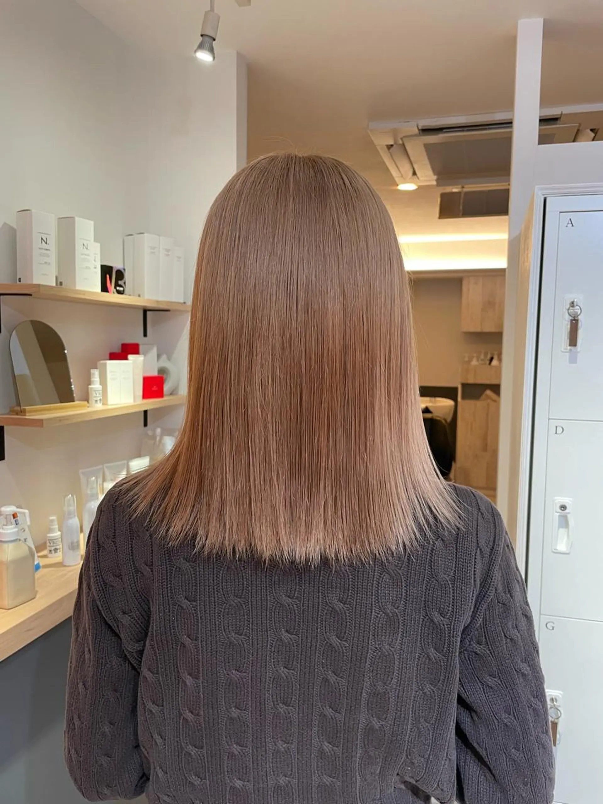 ミディアム カラー akane .のヘアスタイル