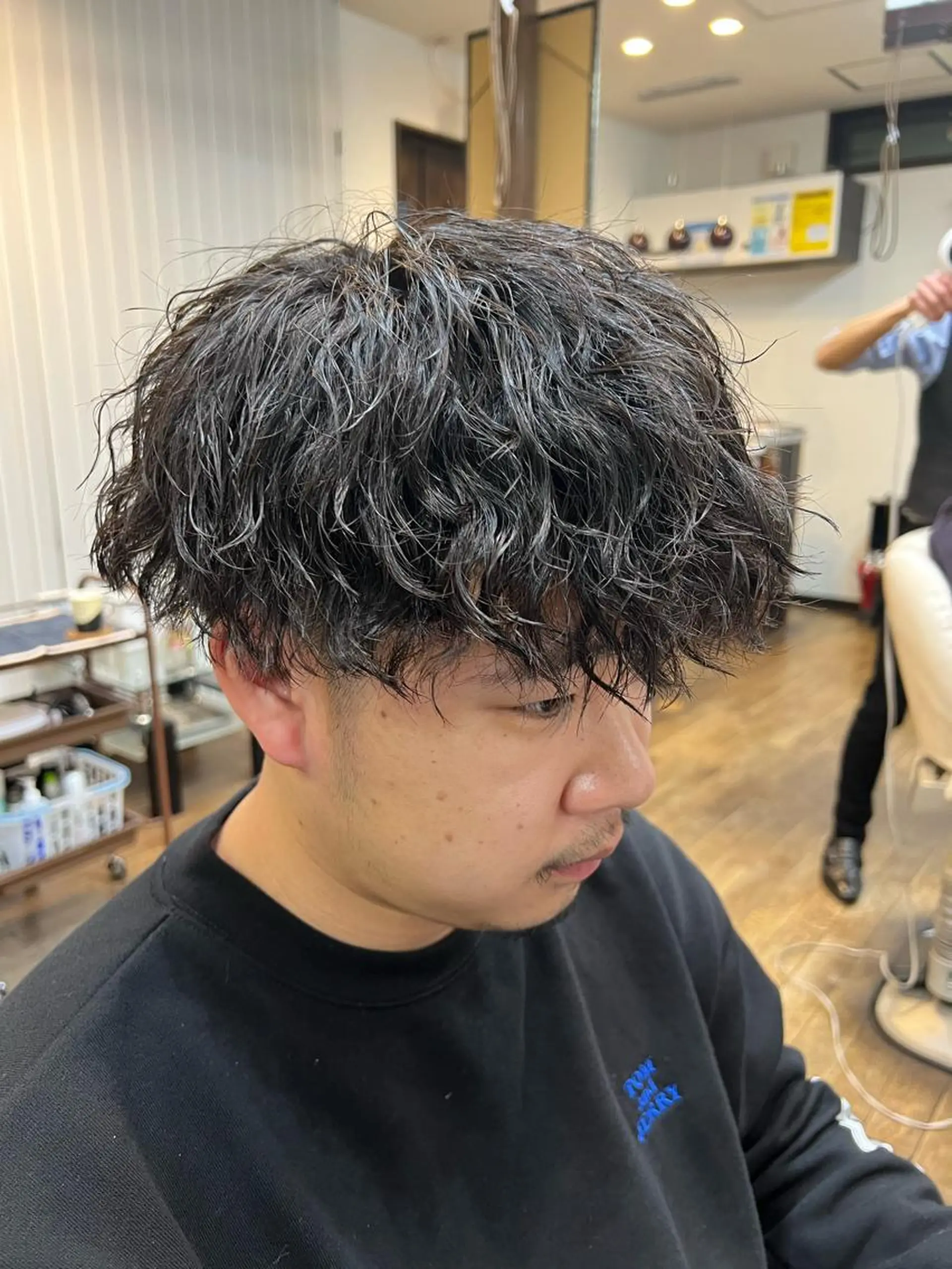 ショート パーマ メンズ 二本木 秀成のヘアスタイル