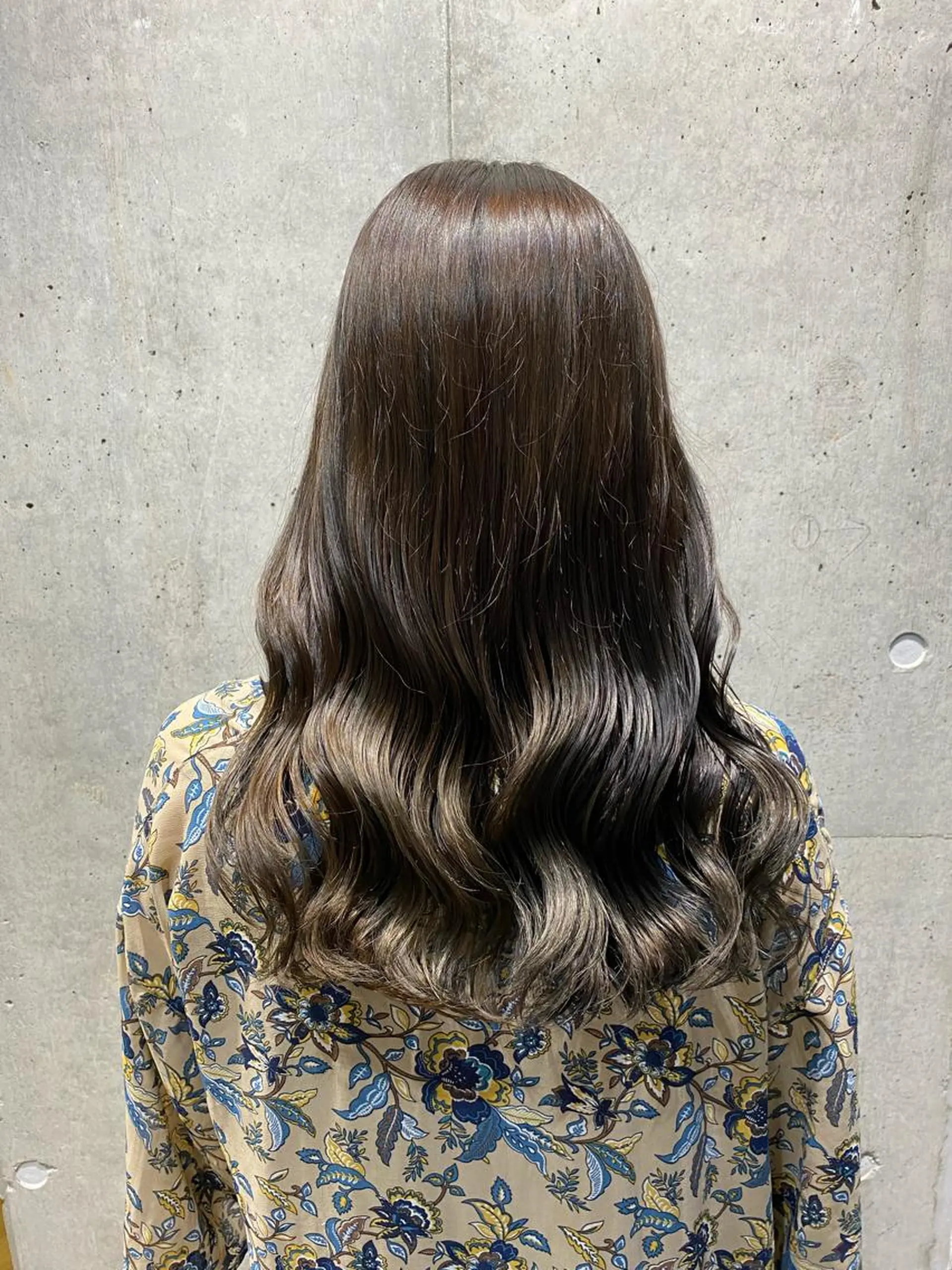 ミディアム カラー 透明感カラー グレージュ オリーブグレージュ オリーブグレー ヘアカラー ヘアセット 🤍柔らかhair 🤍Kazu 🐩のヘアスタイル