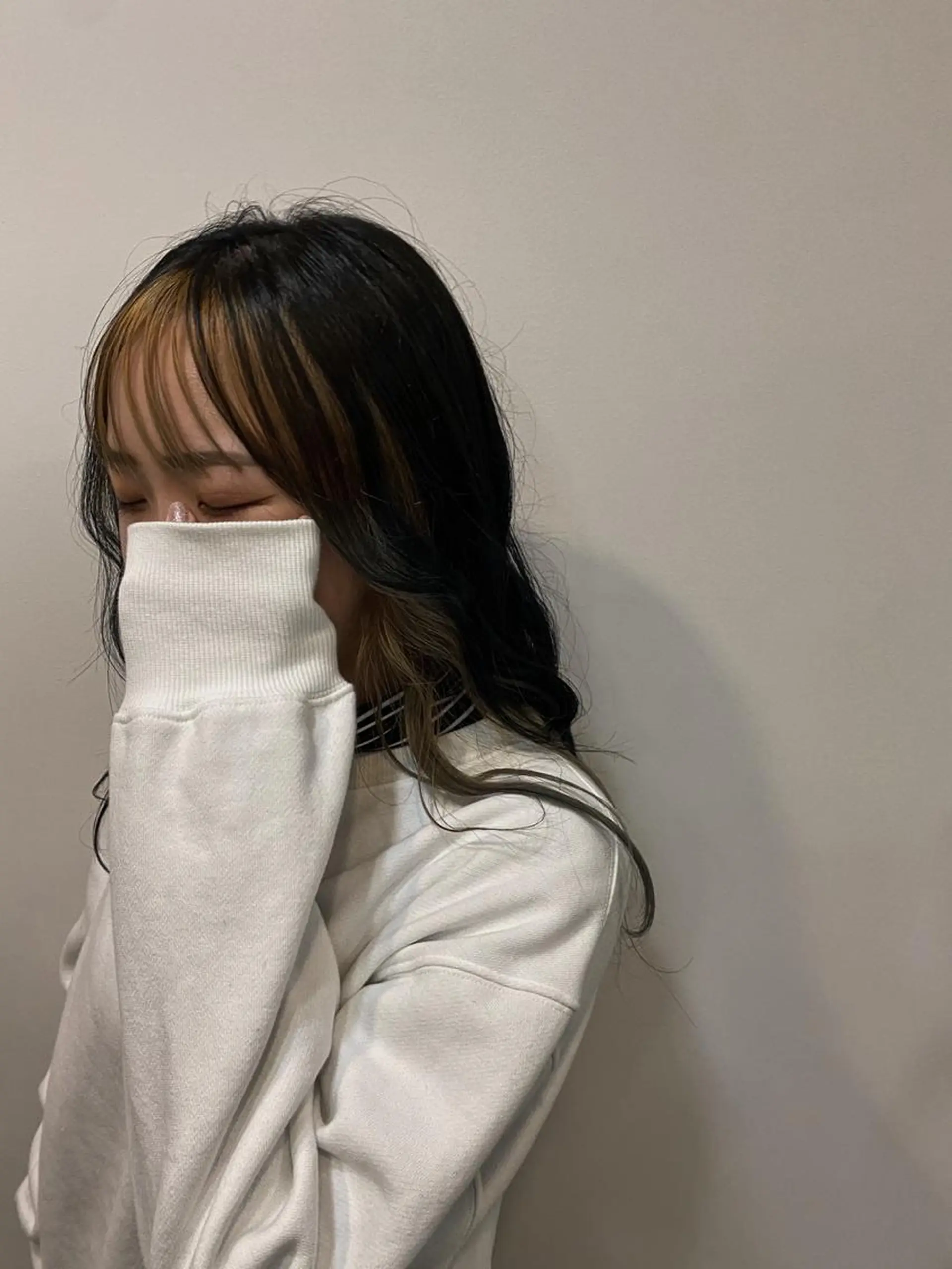 ロング カラー ioe 岡本のヘアスタイル