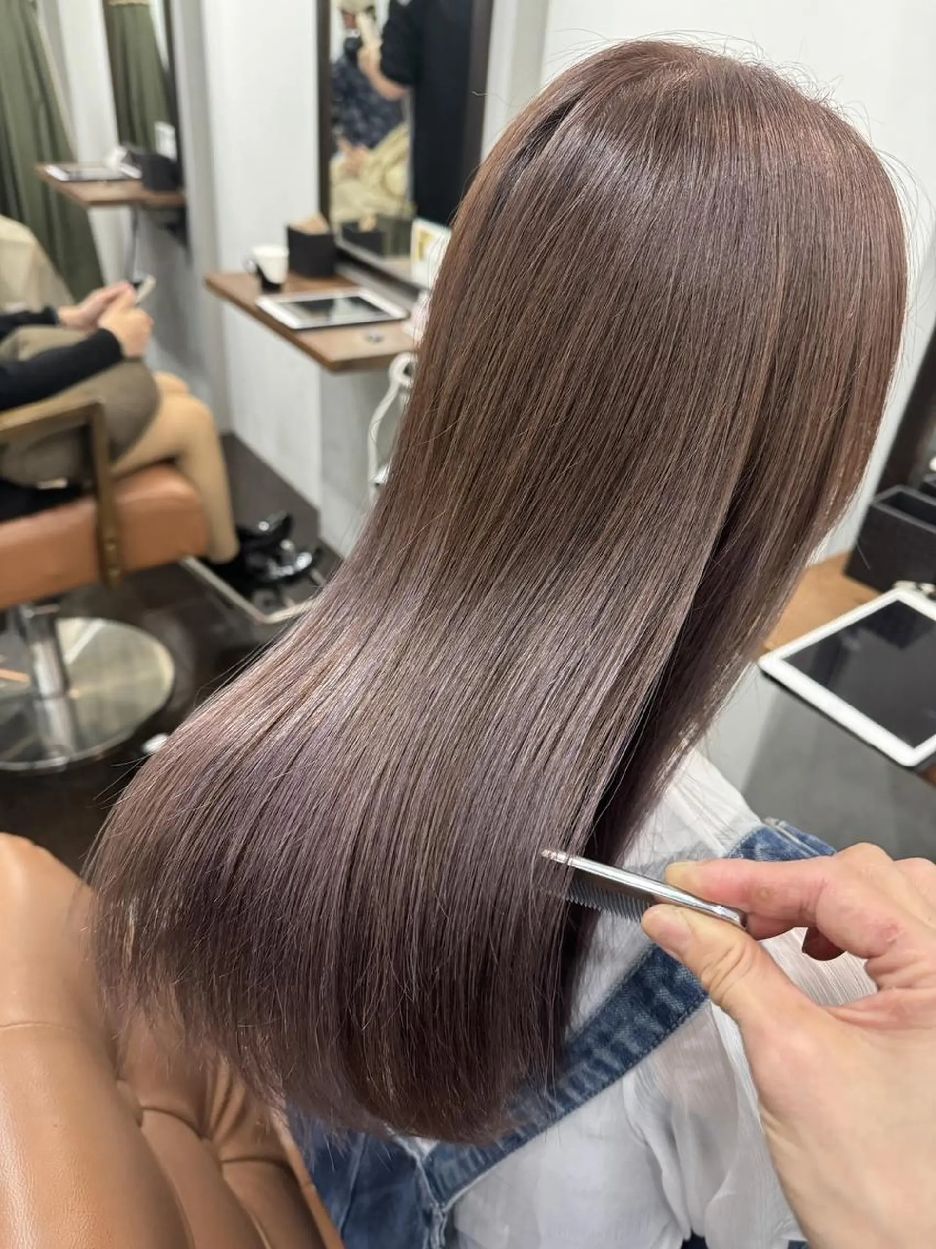 ロング カラー ブリーチ ケアブリーチ 透明感カラー ダブルカラー ハイライトカラー newibelsia 名駅のヘアスタイル