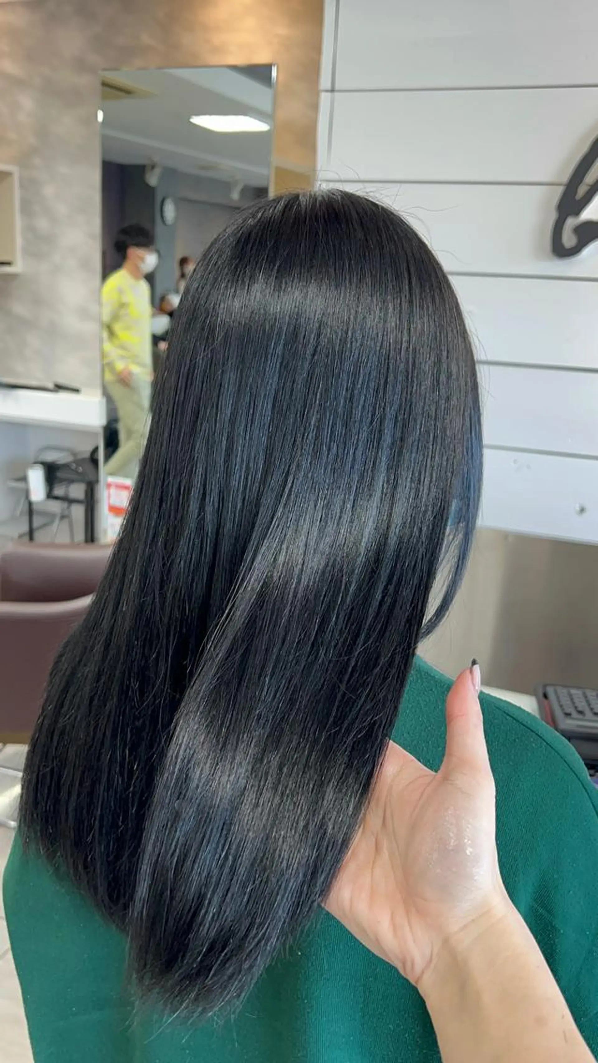 セミロング カラー ヘアアレンジ インナー×縮毛矯正 ピンクカラー澤井里菜のヘアスタイル