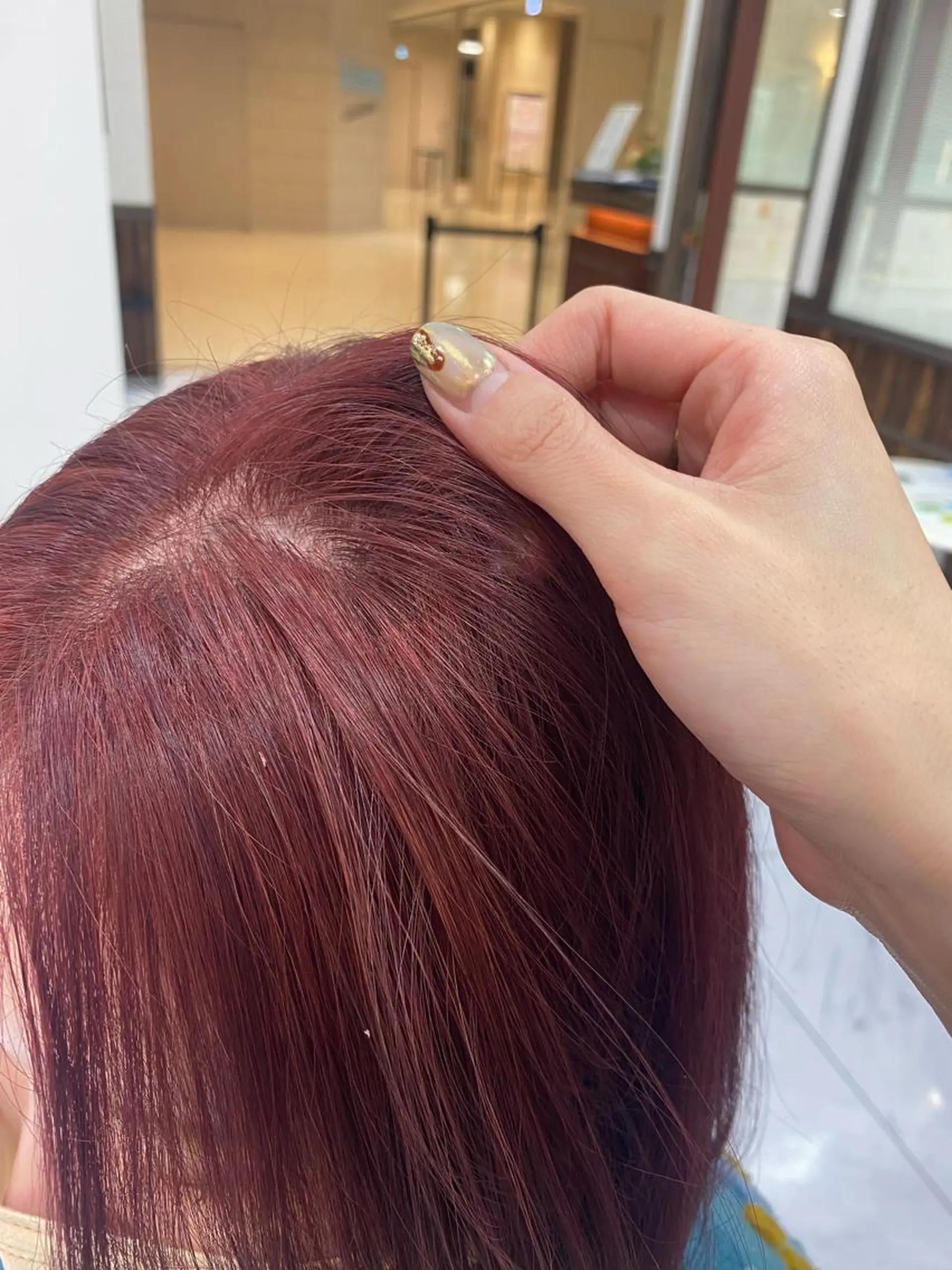 ミディアム 宮澤 美幸のヘアスタイル