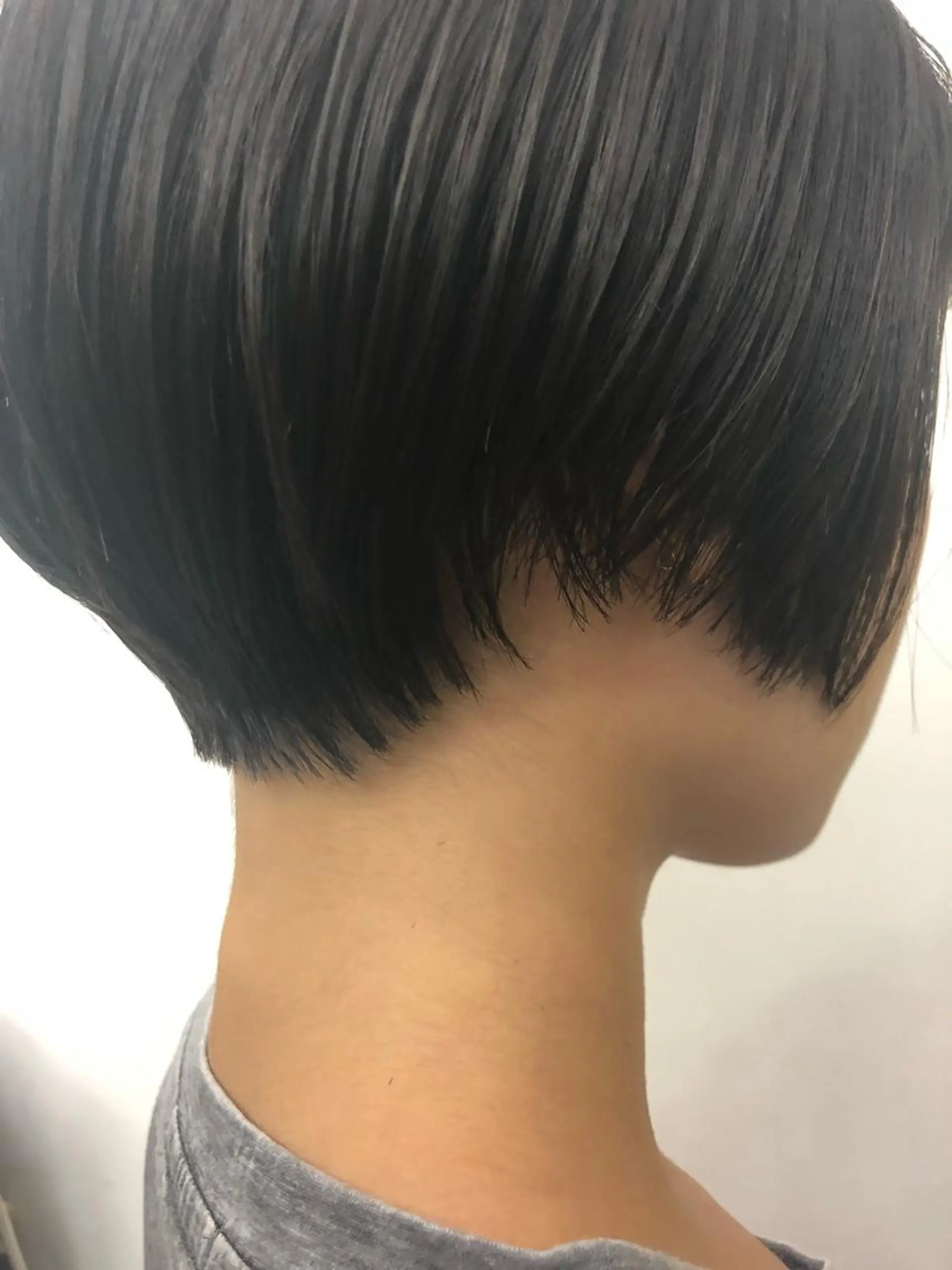 ショート カラー 🌈圧倒的デザイン力 内井省吾のヘアスタイル