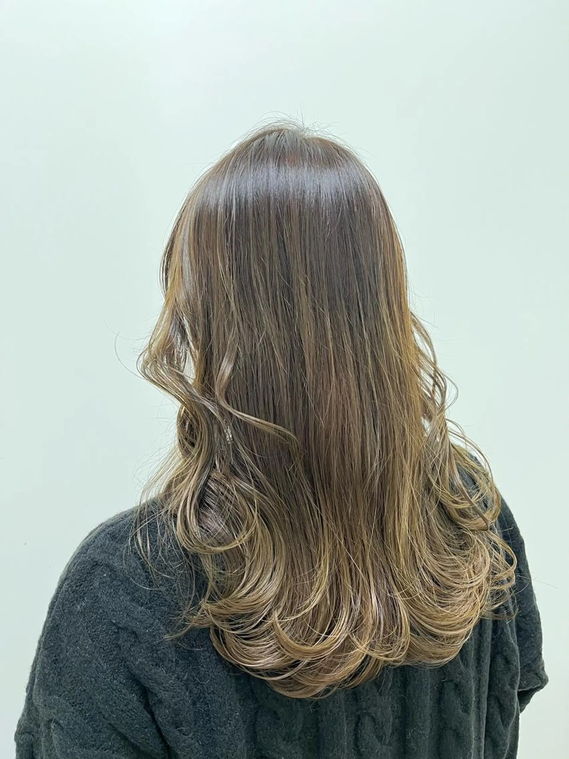 セミロング カラー パーマ 新宿/小顔レイヤー/ 顔まわり/西慶太朗のヘアスタイル