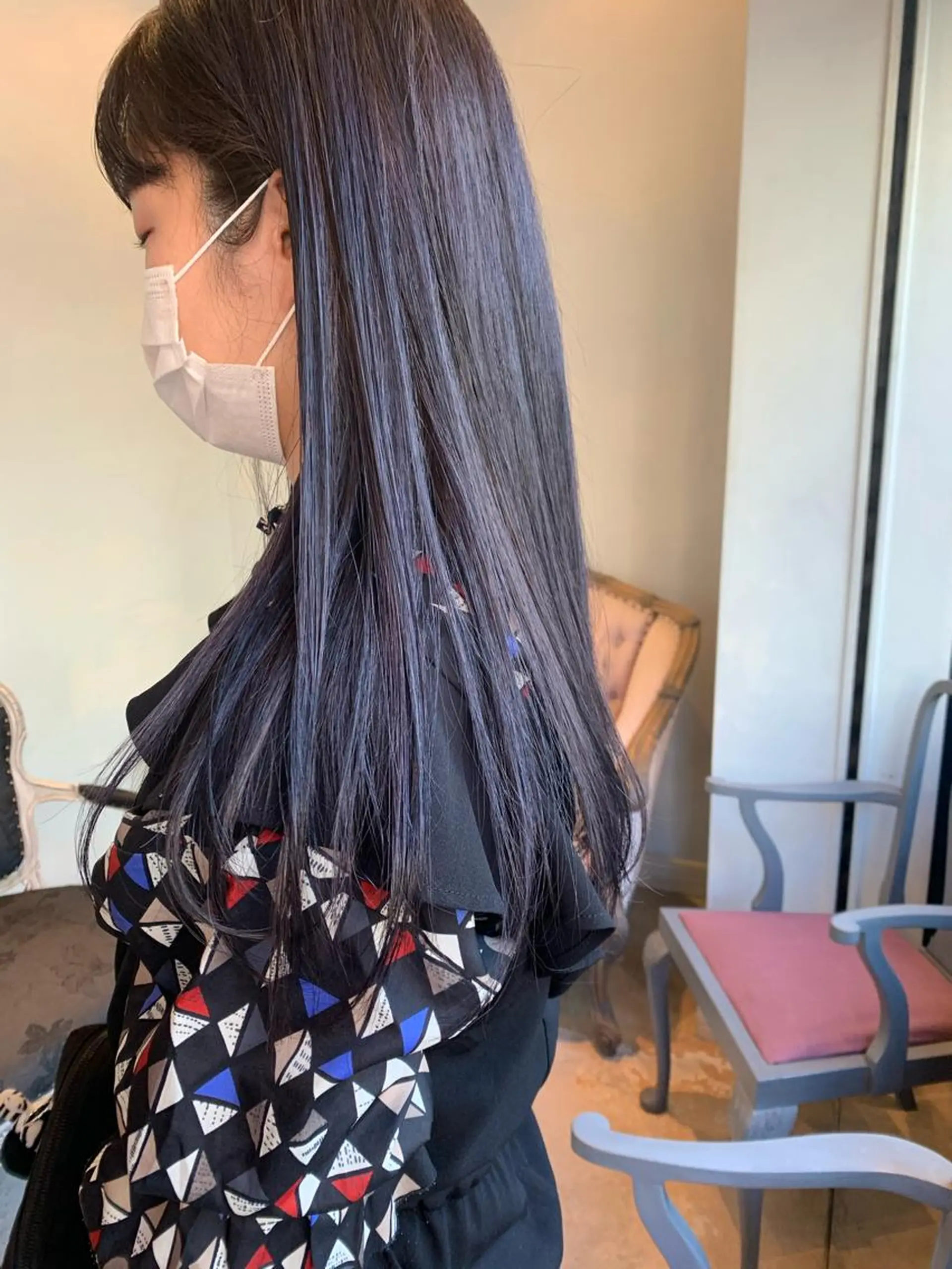 ロング カラー SAKINO． ベージュカラーのヘアスタイル