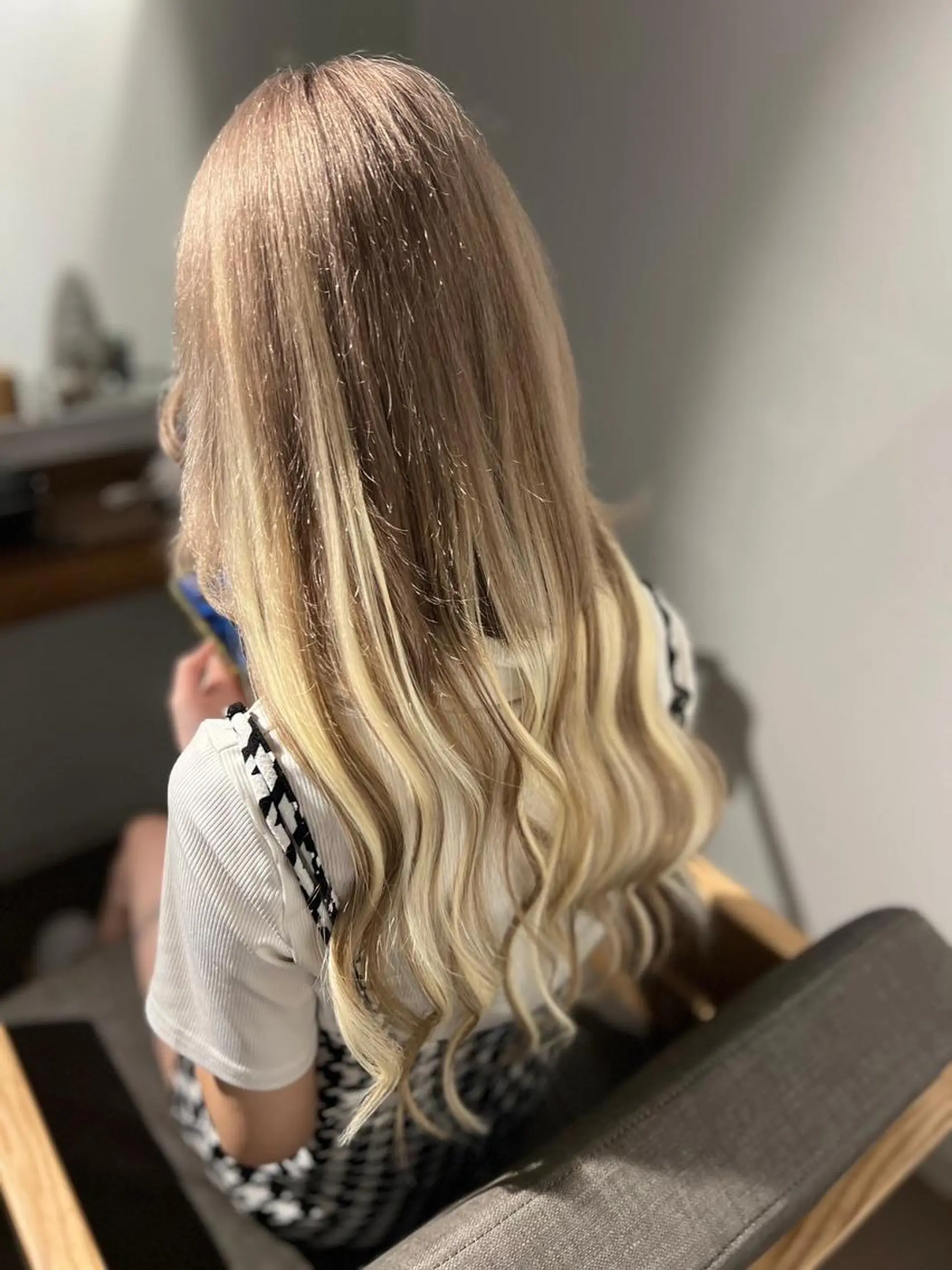 ロング メンズ パーマ カラー カット ヘアカラー トリートメント エクステ 韓国ヘア❌艶髪🫧羽 🪽エク人気No1◎のヘアスタイル