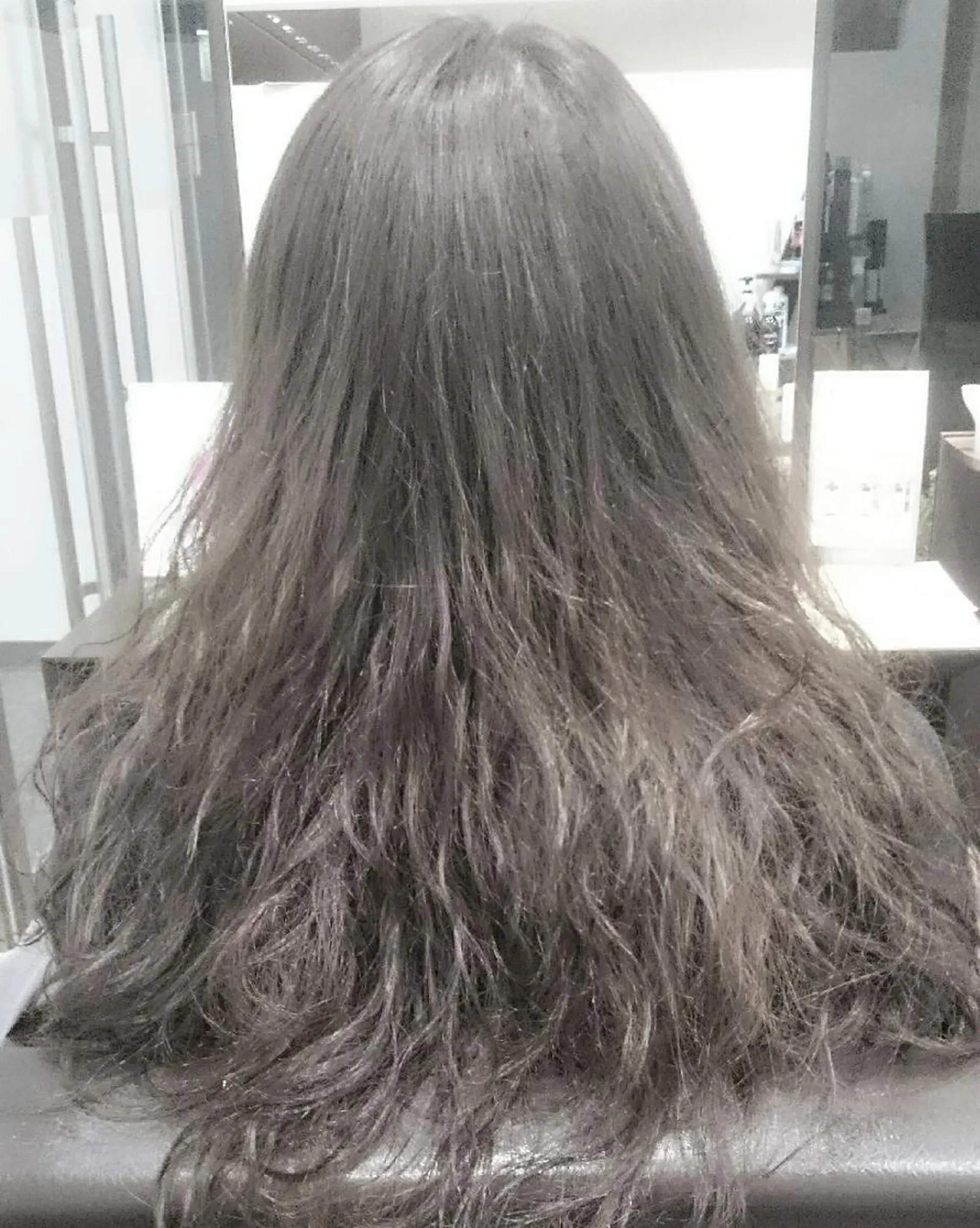 ロング カラー パーマ アッシュ Add9 柳田健登のヘアスタイル