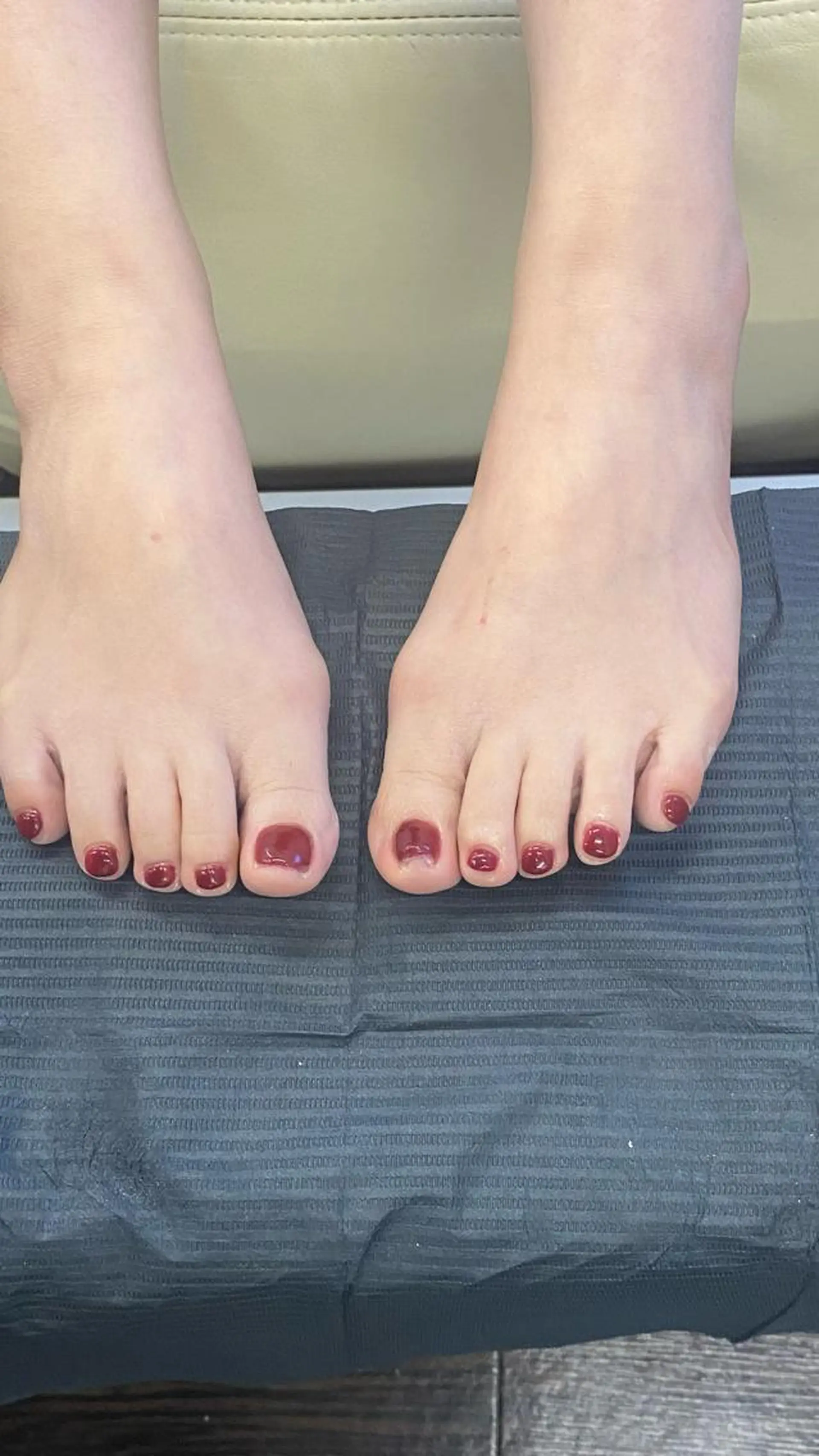 ネイル フットネイル ハンドケア EYEST クロダのネイルデザイン