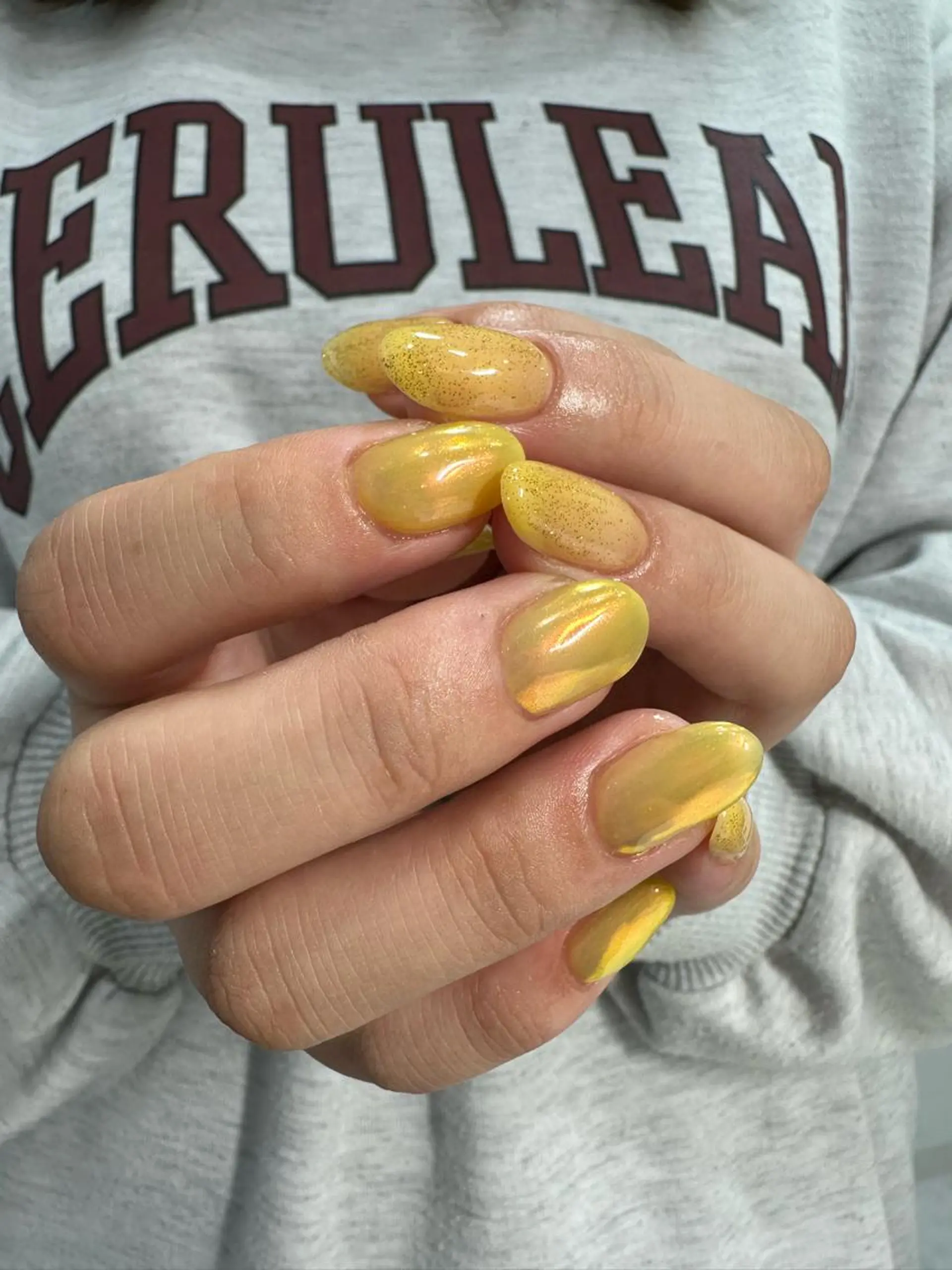 ネイル オーロラネイル 個性派ネイル 🌼 ハルカ ♡の眉毛・アイブロウイメージ