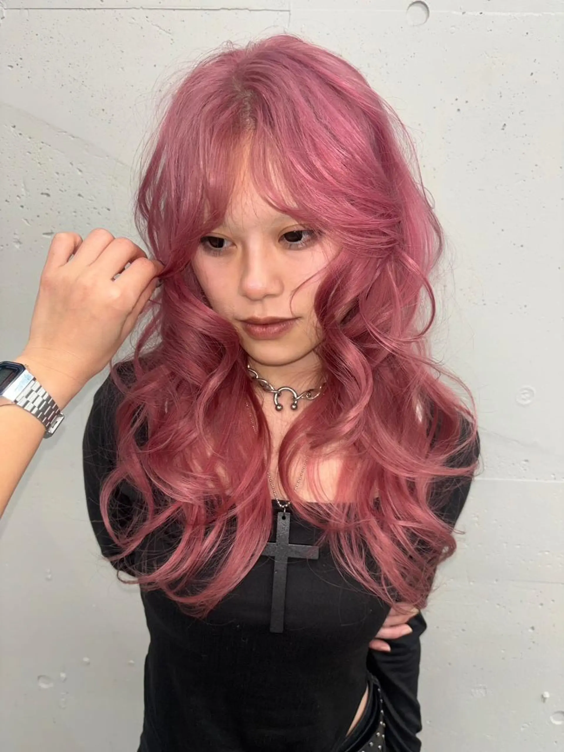 カラー セミロング ブリーチ ケアブリーチ ハイトーンカラー ピンクカラー ヘアカラー ハイトーン😺艶 ✨ブリーチ✨透明感のヘアスタイル