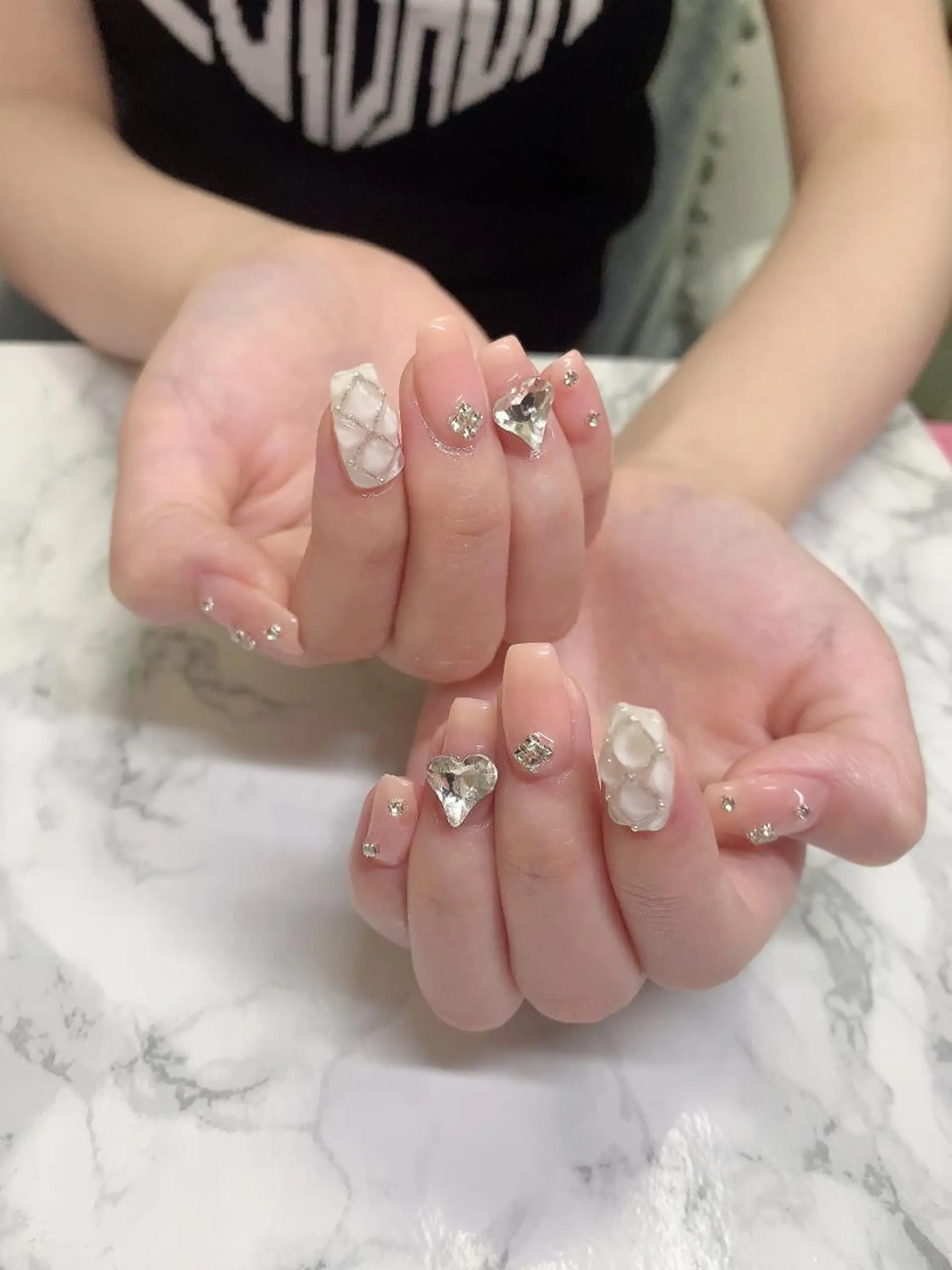 ネイル はな💎ネイル ワンホン、長さ出しのネイルデザイン