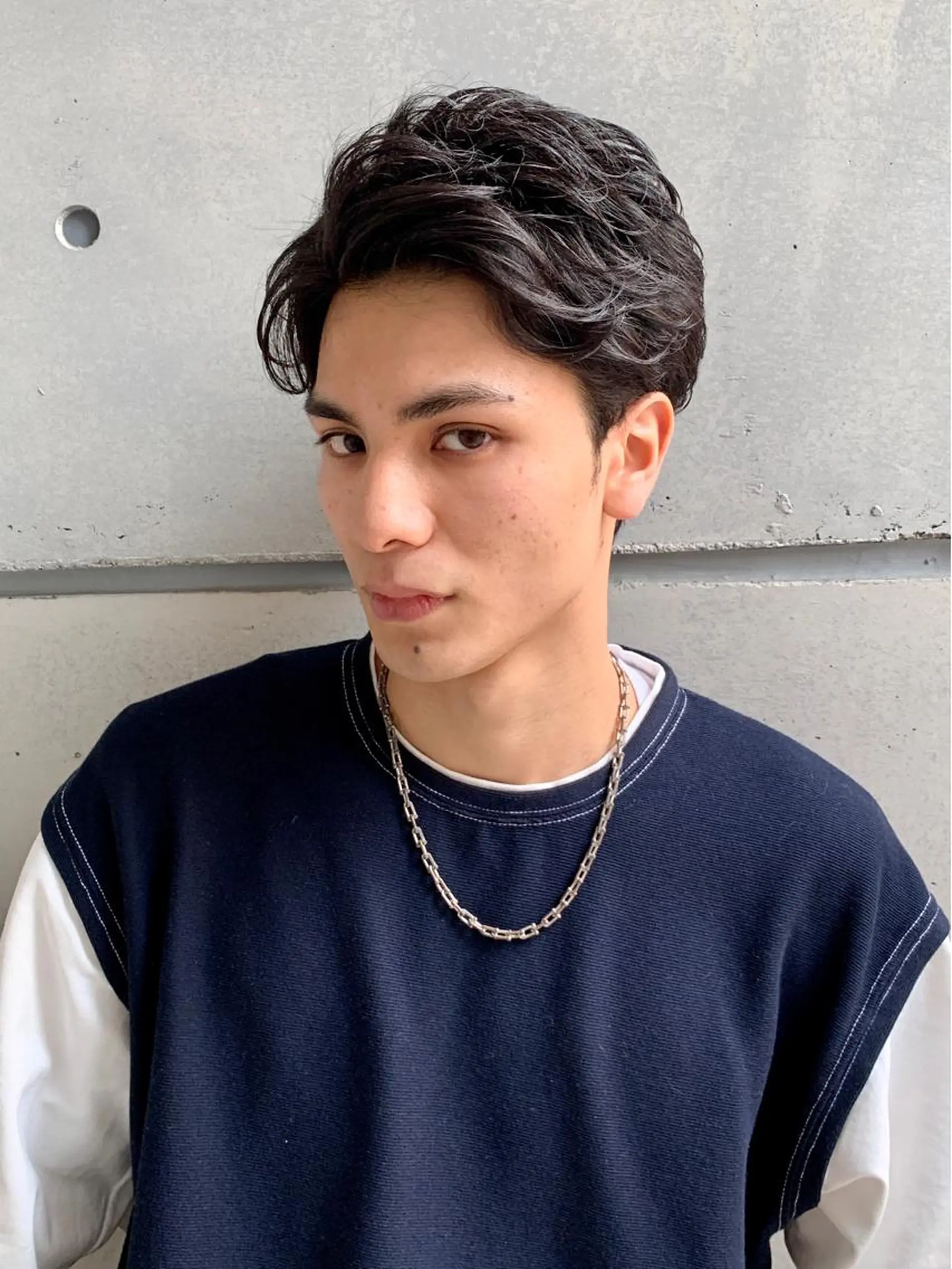 ショート パーマ メンズ フェードカット マッシュ メンズパーマ スキンフェード メンズツイストパーマ カット 川辺 湧太のヘアスタイル
