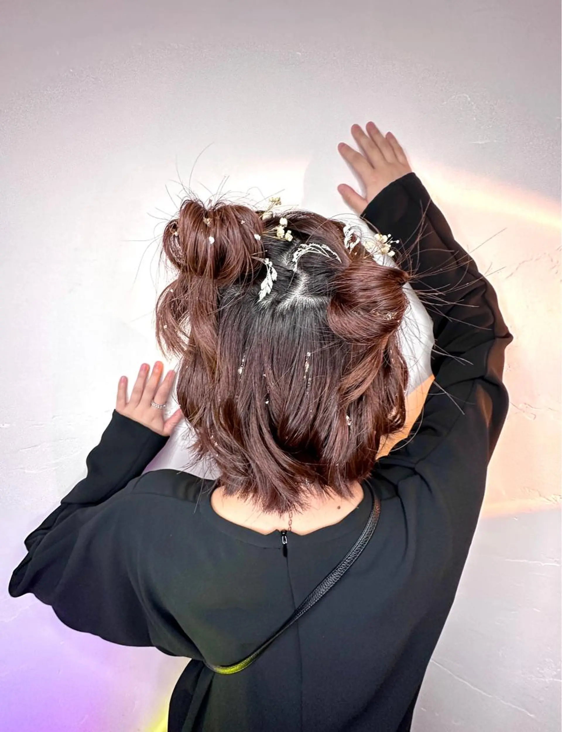 ショート カラー パーマ ヘアアレンジ アイブロウ 推し活専用 【派手髪】飯野ゆかりのヘアスタイル