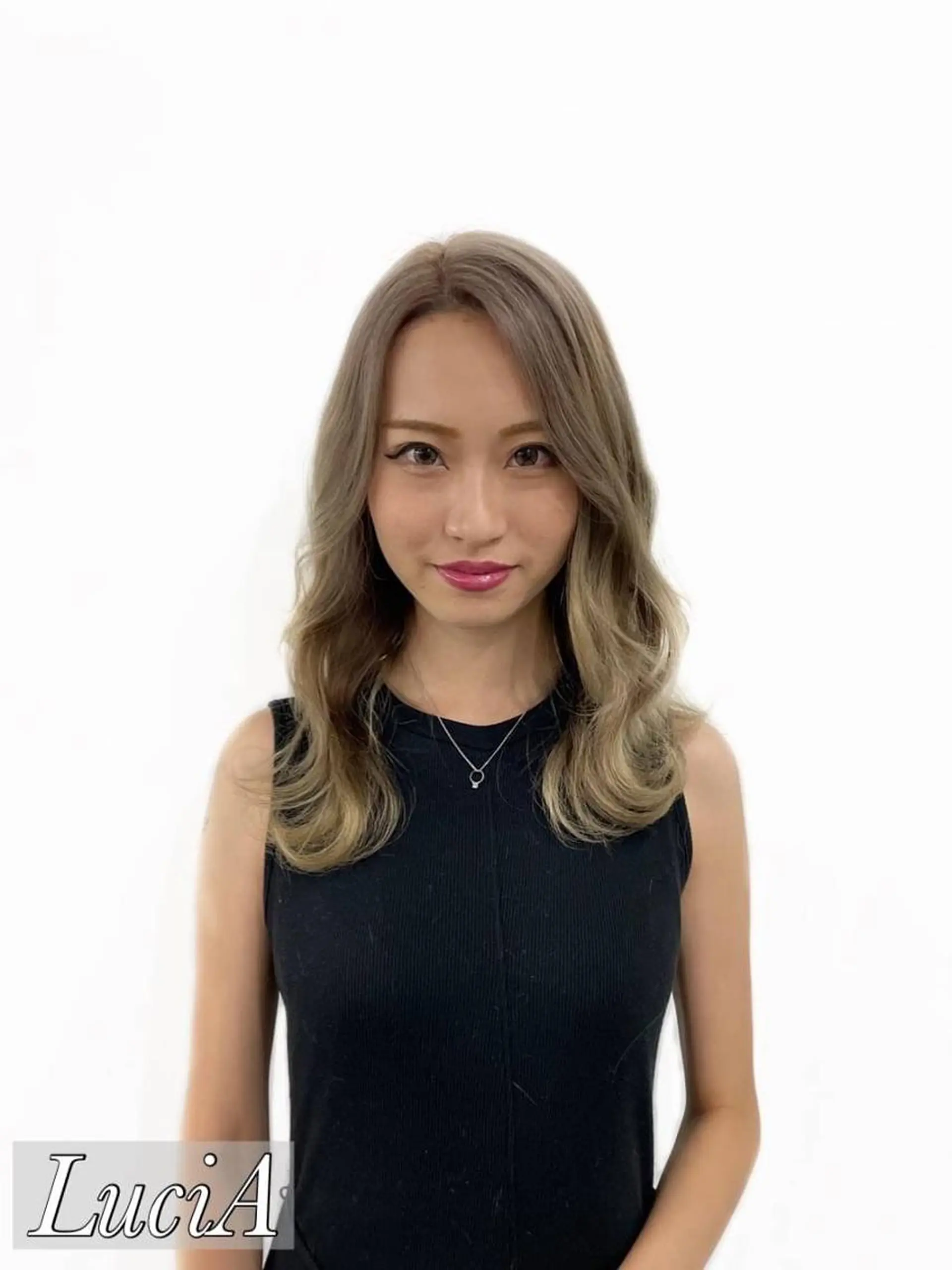 ロング カラー ヘアアレンジ ブリーチ ケアブリーチ ダブルカラー グラデーションカラー イルミナカラー LuciA/エクステ カラーのヘアスタイル