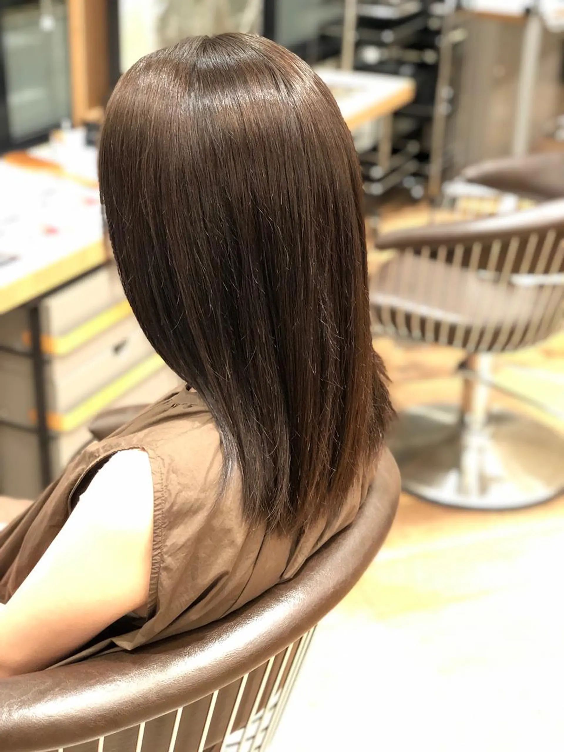 ミディアム レイヤー/グレージュ メンズパーマのヘアスタイル