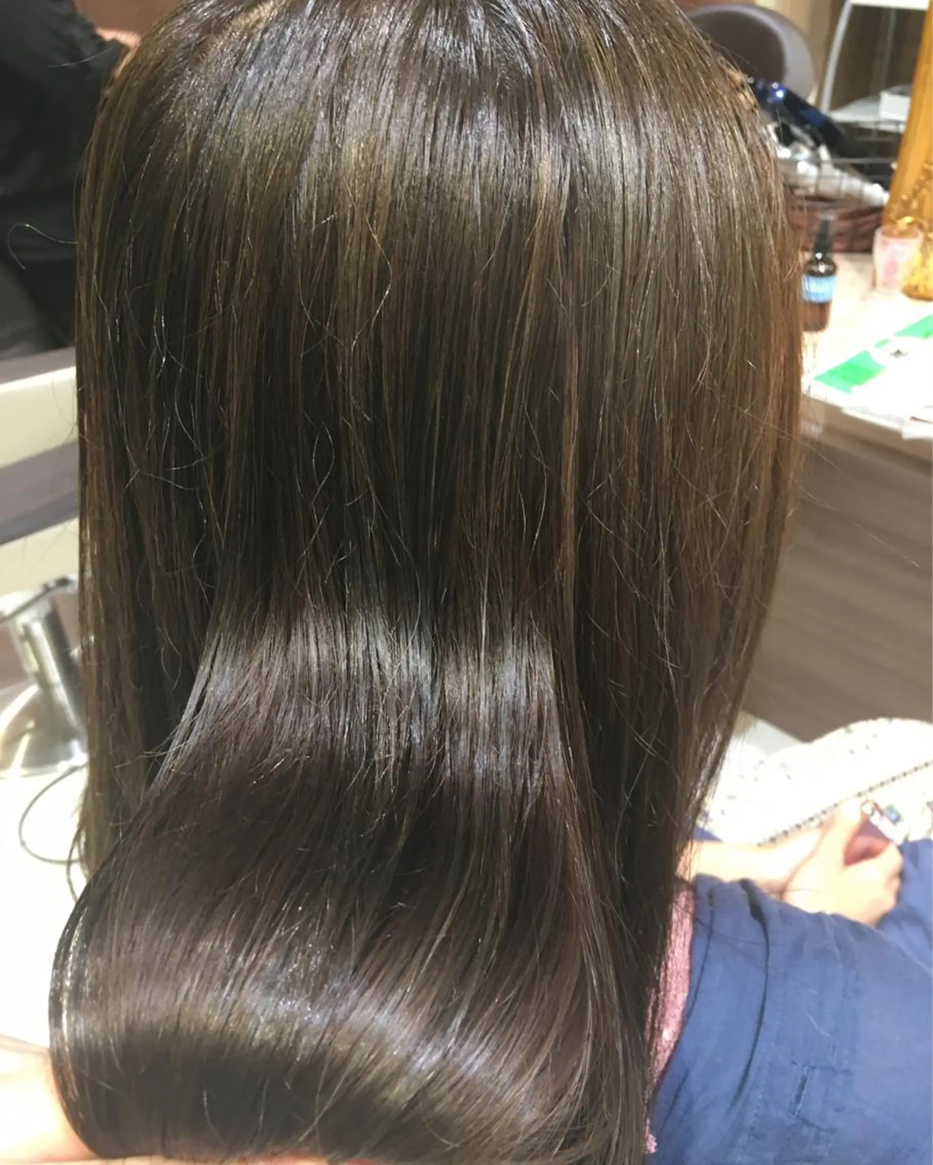 セミロング カラー ハイライトカラー イルミナカラー ハイライト 店長 小池アキトのヘアスタイル