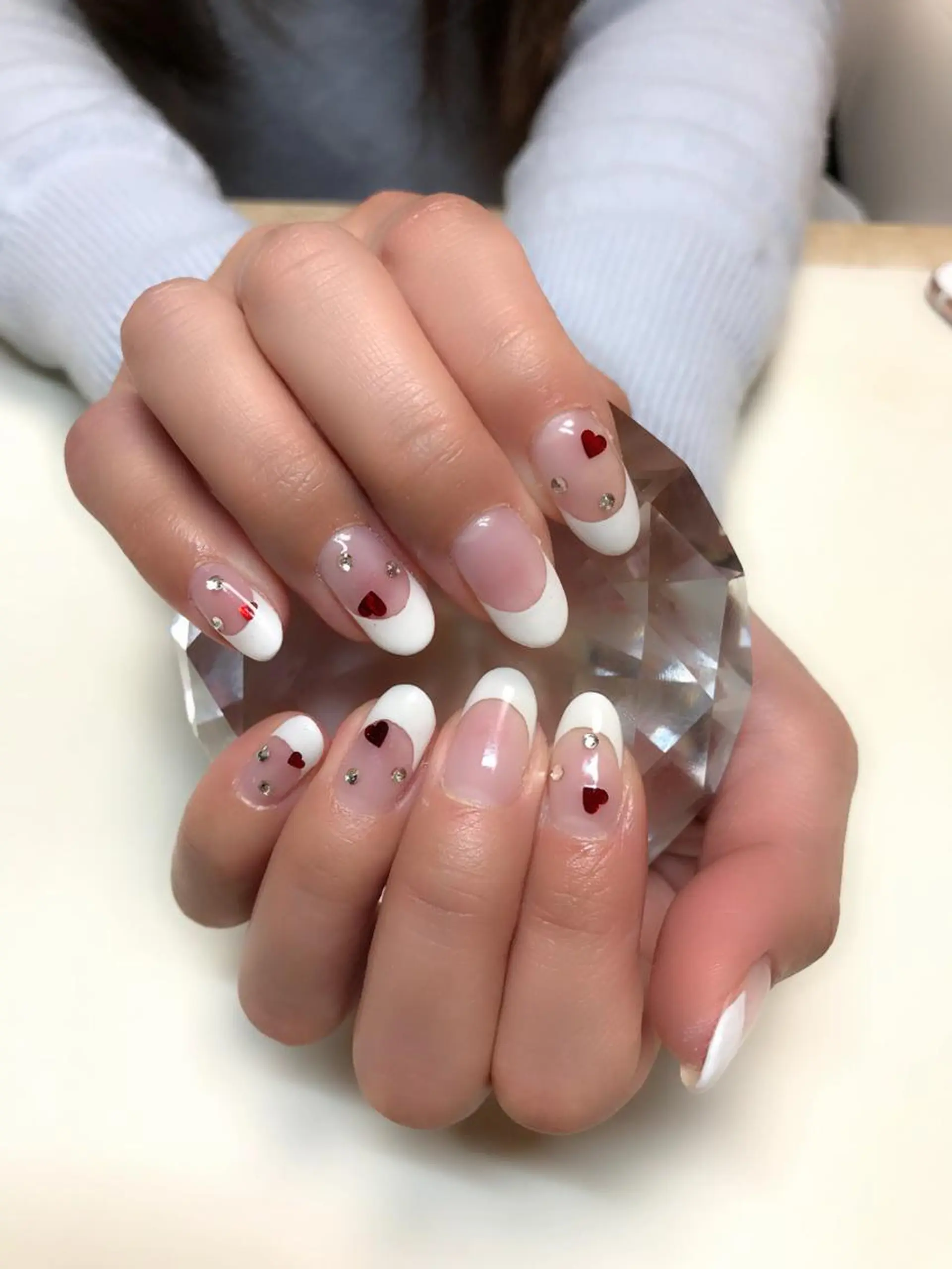 ネイル フレンチネイル ストーンネイル 'mm  (ミリ) ＭＡＮＡＭＩのネイルデザイン