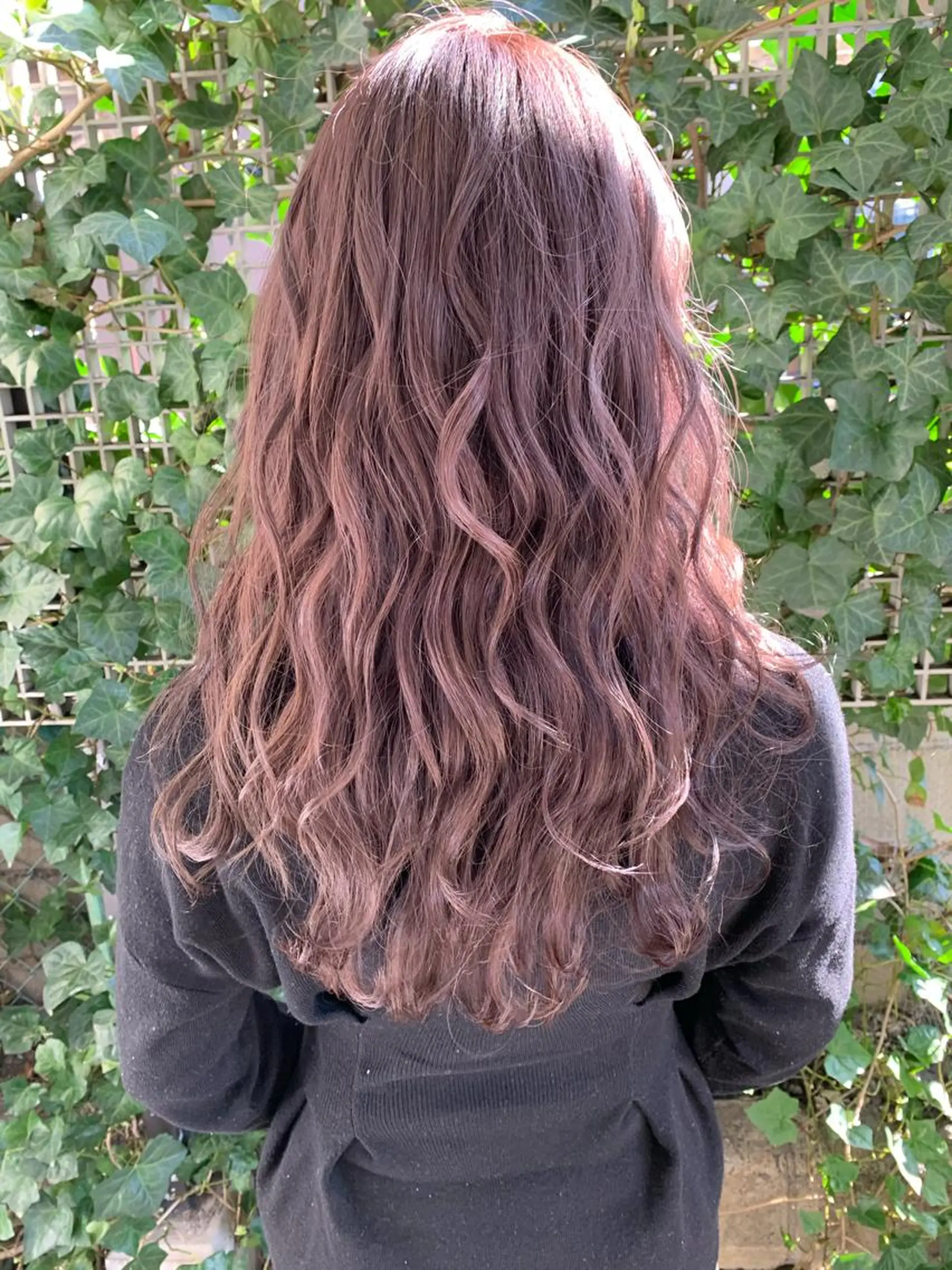 ロング NENE🌿ブリーチ 無しダブルカラーのヘアスタイル