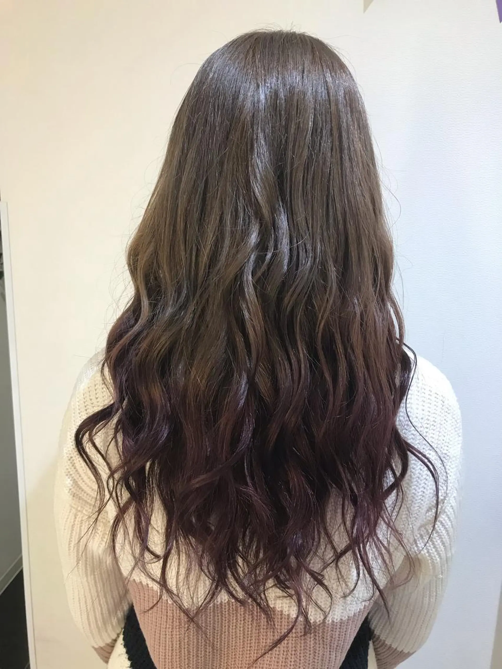 ロング カラー グラデーションカラー パープルカラー 清藤綾/脱白髪染め 白髪ぼかしハイライトのヘアスタイル