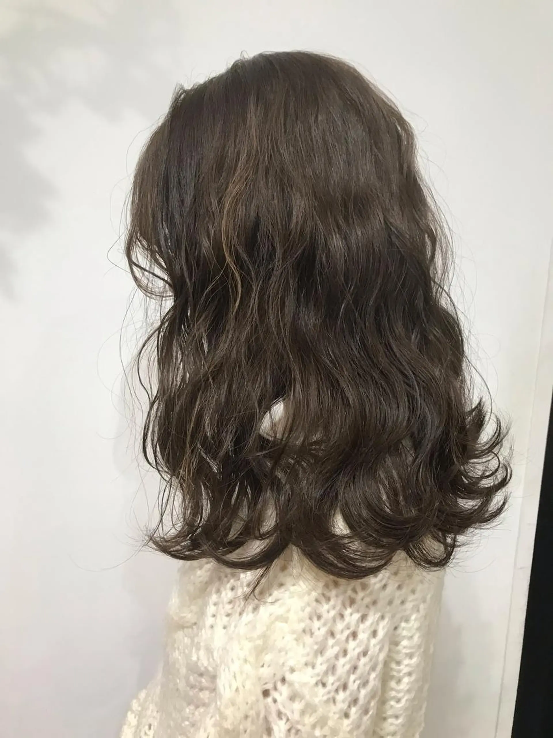 セミロング カラー ベージュカラー ハイライトカラー ミルクティーベージュ ハイライト ヘアカラー トリートメント レイヤー/顔周り /AKARIのヘアスタイル