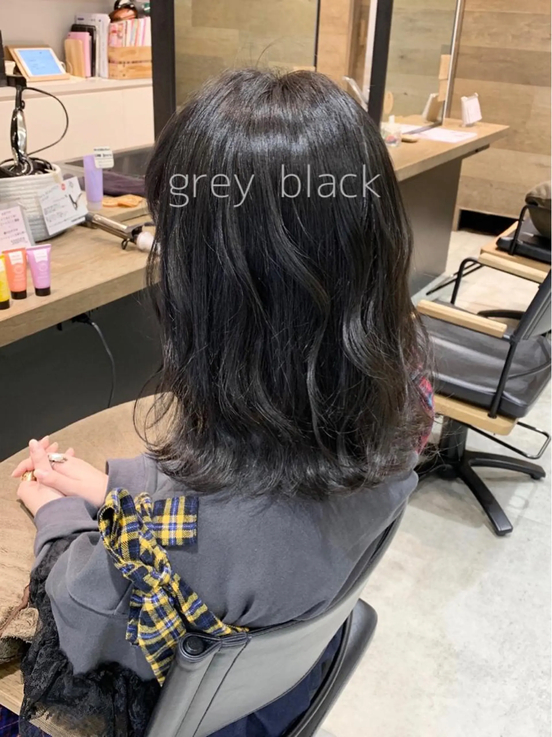 ミディアム カラー ヘアアレンジ ダークグレー ダークグレージュ グレージュ カット ヘアカラー トリートメント 似合わせレイヤー/ 美髪縮毛矯正/ミナエのヘアスタイル
