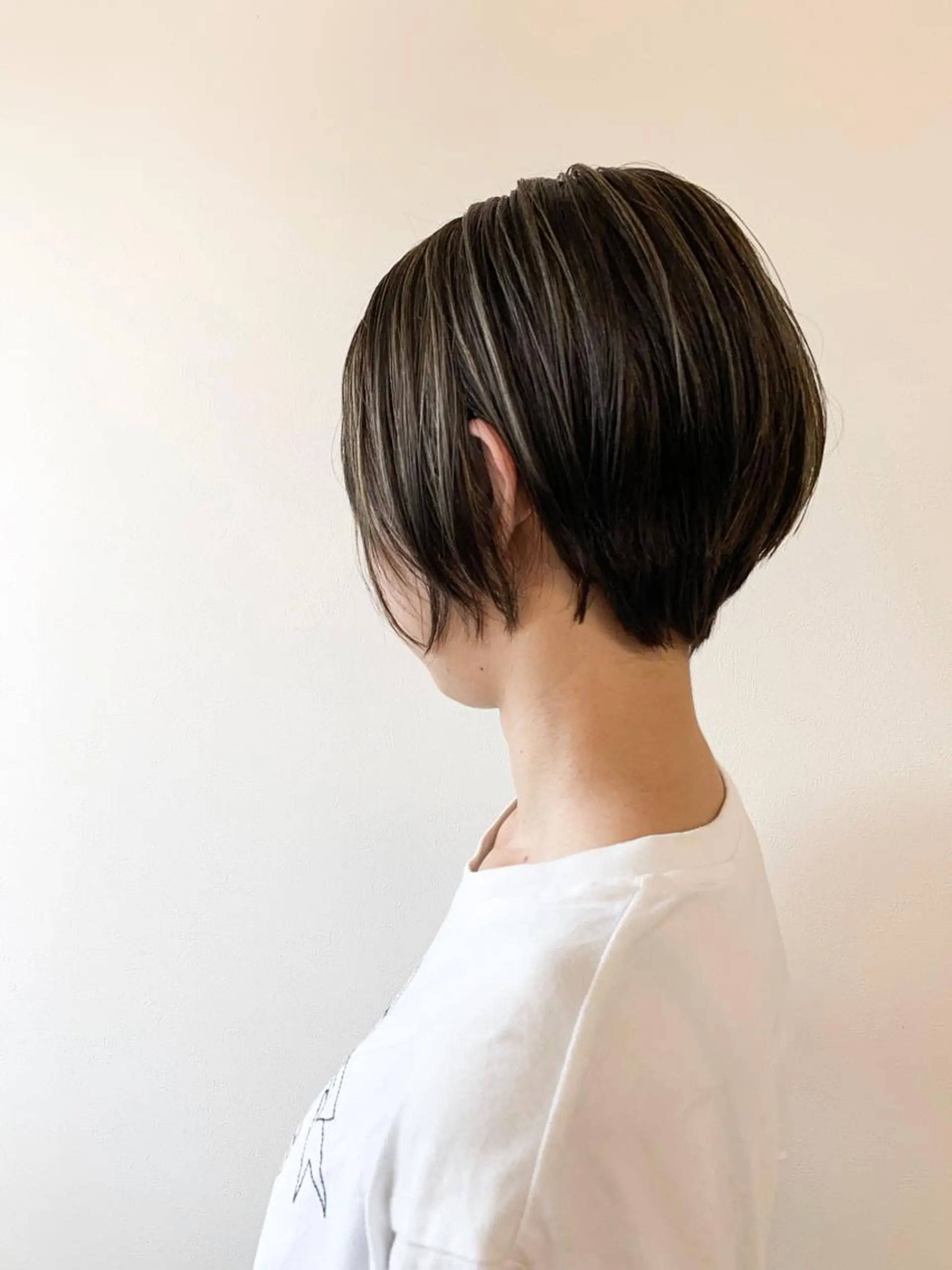 ショート カラー ハンサムショート ハイライトカラー ハイライト ショートヘア Roid 代表✨HIROのヘアスタイル