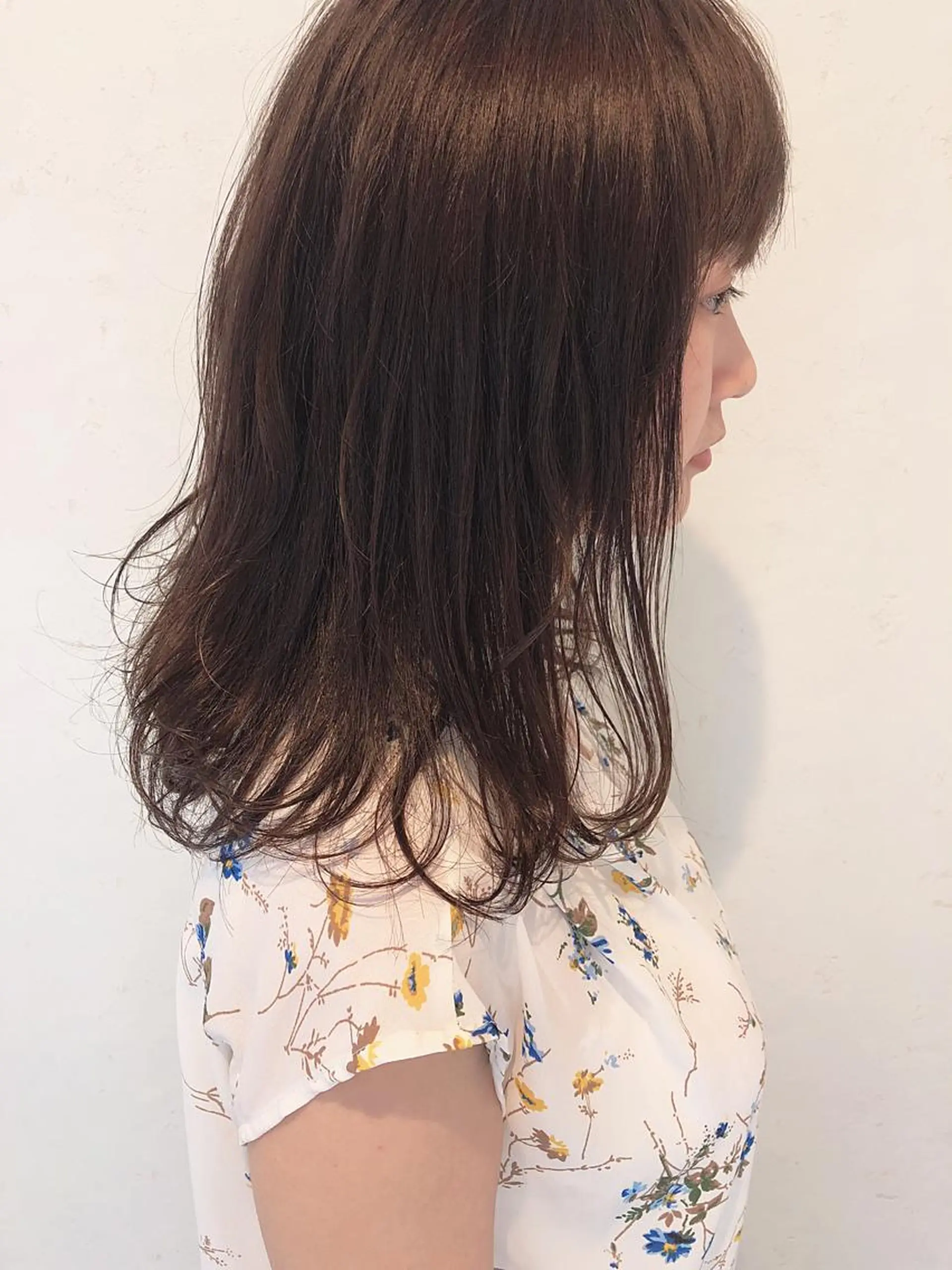 セミロング カラー 伊藤 さやかのヘアスタイル