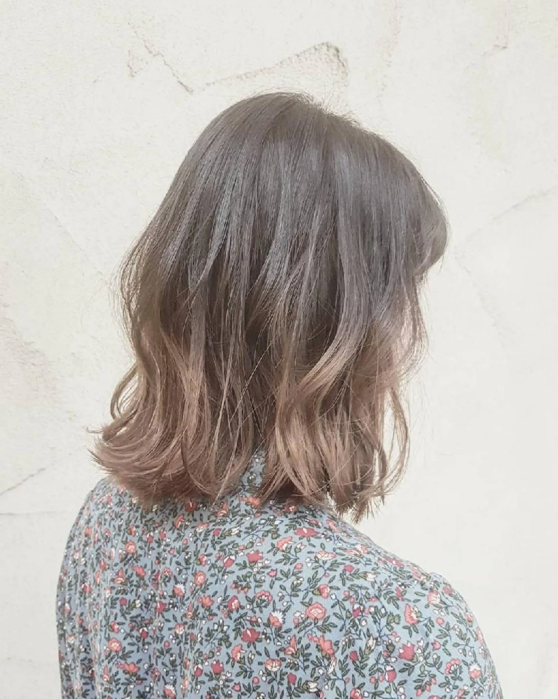 ミディアム カラー しらはま ようこのヘアスタイル