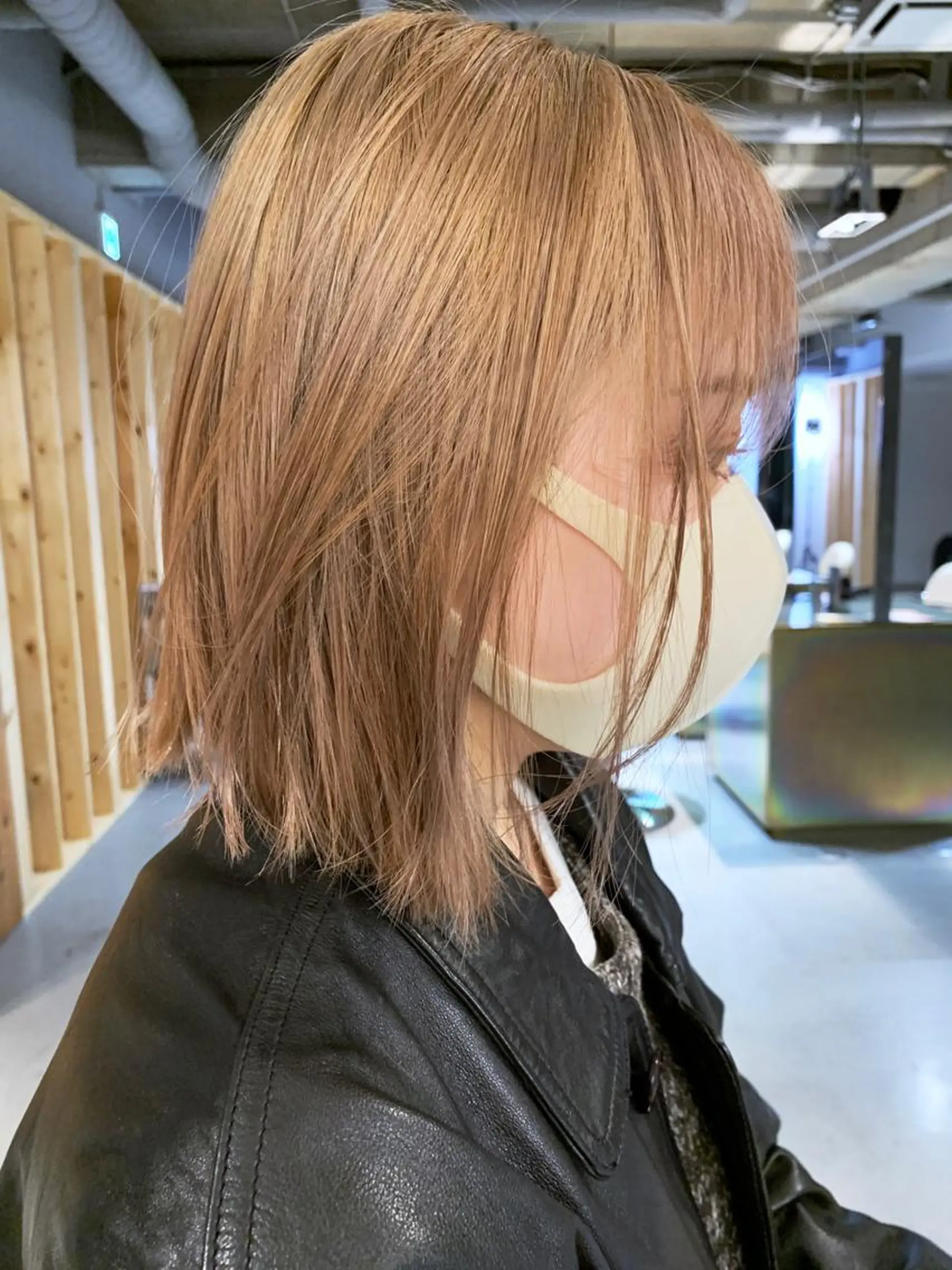 ショート カラー ベージュカラー ブリーチ ケアブリーチ ヘアカラー トリートメント よしだ とおいのヘアスタイル