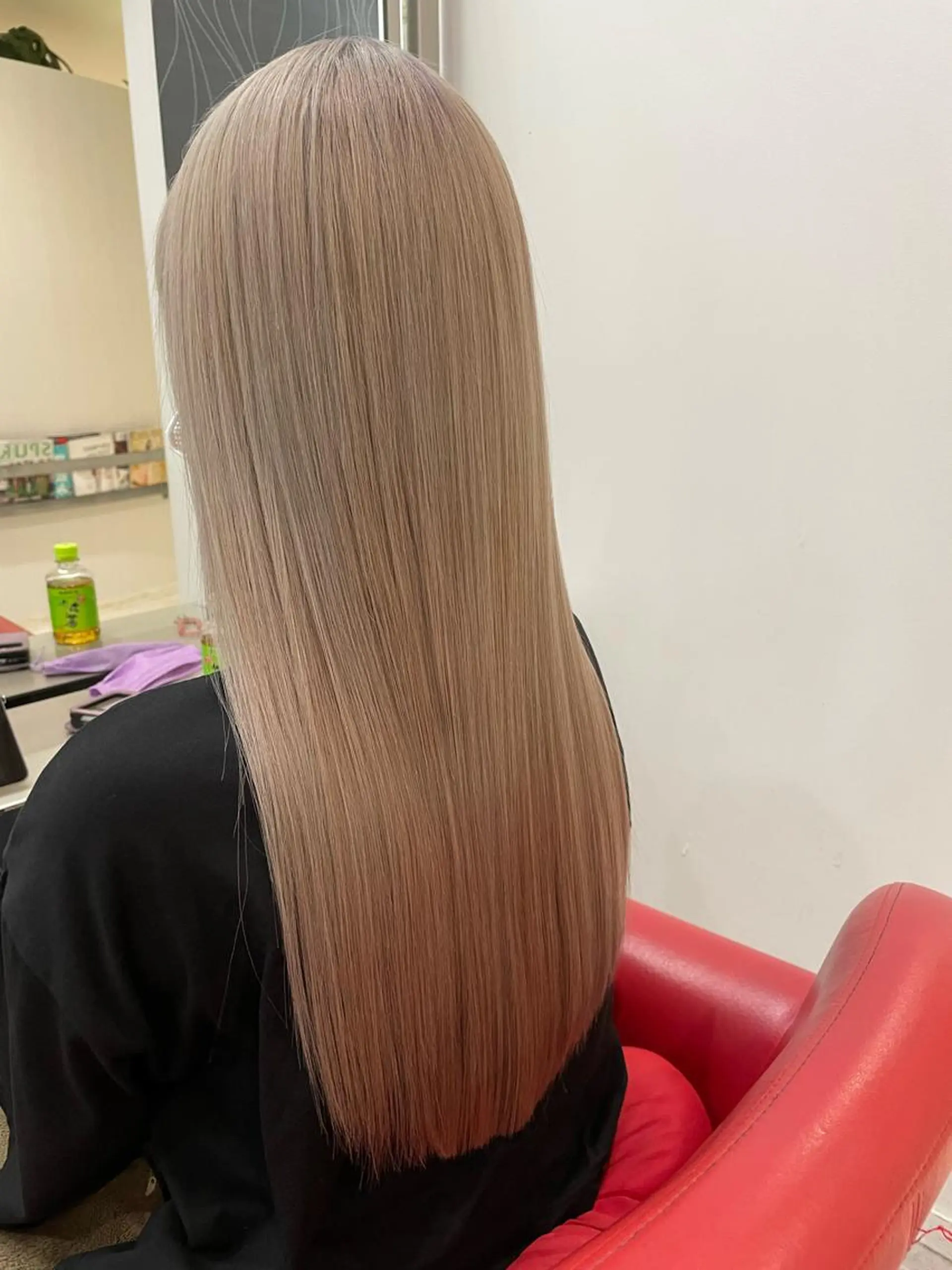 ロング カラー ベージュカラー ブリーチ ブロンド ブロンドベージュ トリートメント Merlyosaka 早川未来のヘアスタイル
