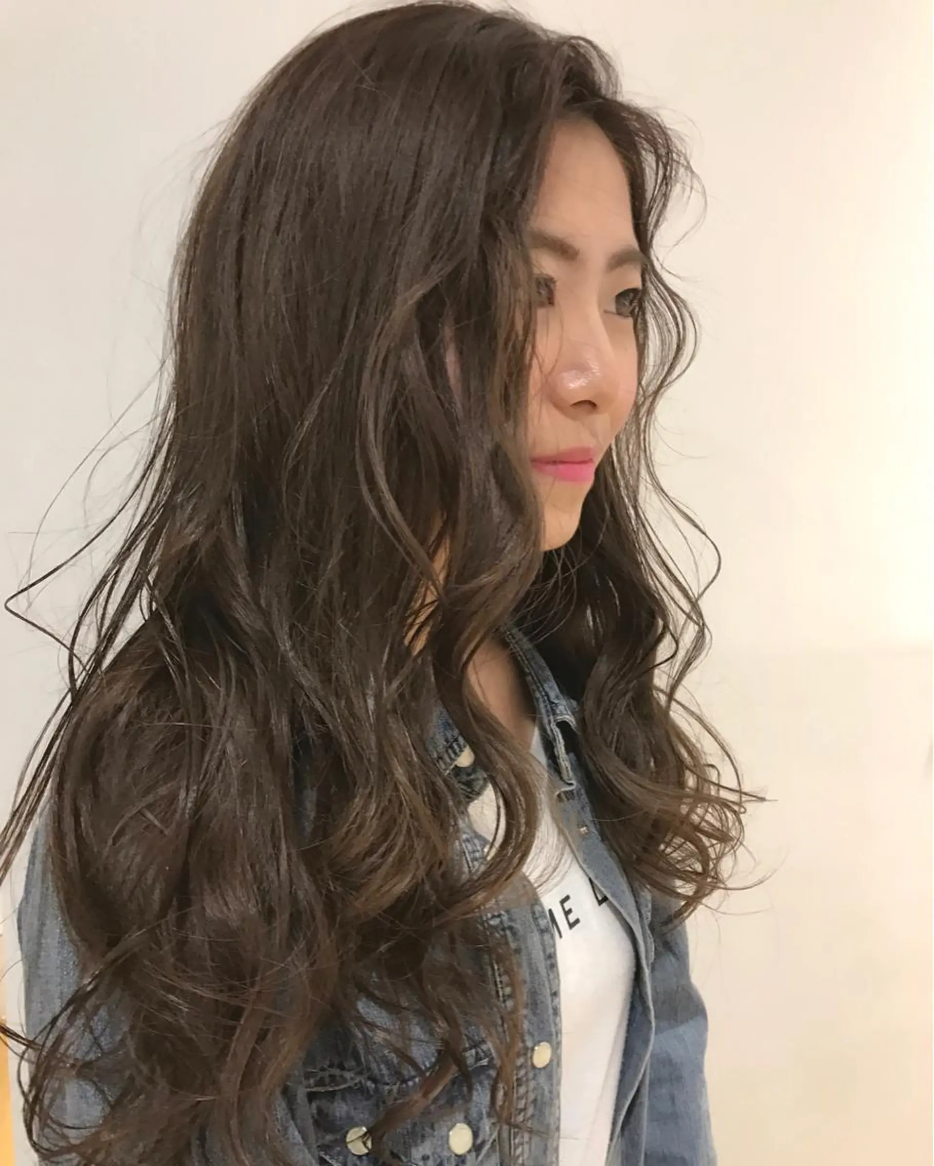 ロング カラー アッシュ シルバー シルバーアッシュ 鈴木 まりやのヘアスタイル