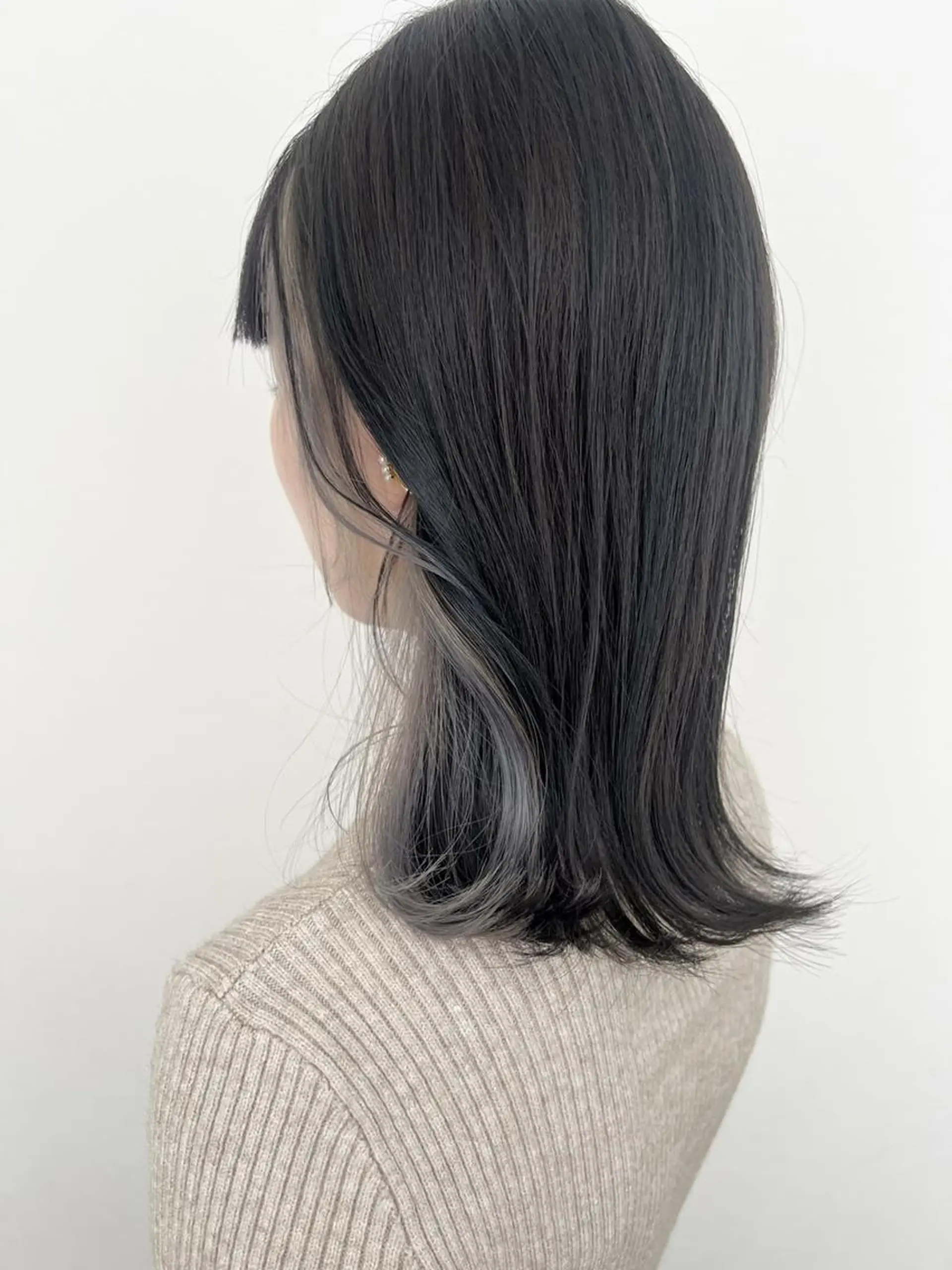 セミロング カラー ベージュカラー ブリーチ 透明感カラー グレージュ インナーカラー カット ヘアカラー シンマ チヒロのヘアスタイル