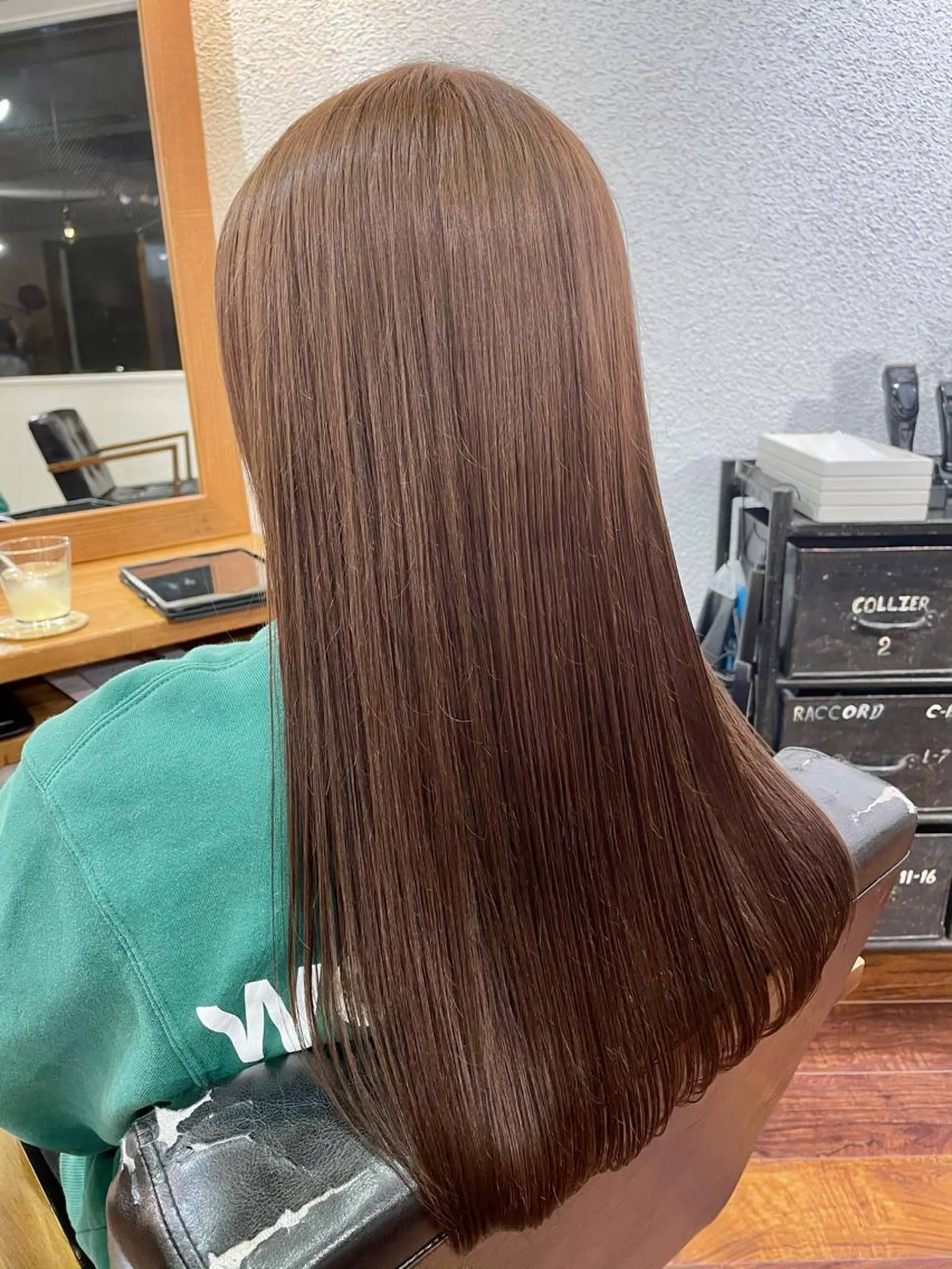 ロング カラー アッシュ ハイライトカラー ハイトーンカラー イルミナカラー インナーカラー カット ヘアカラー トリートメント 江上拓郎/ショート /酸性ストレートのヘアスタイル