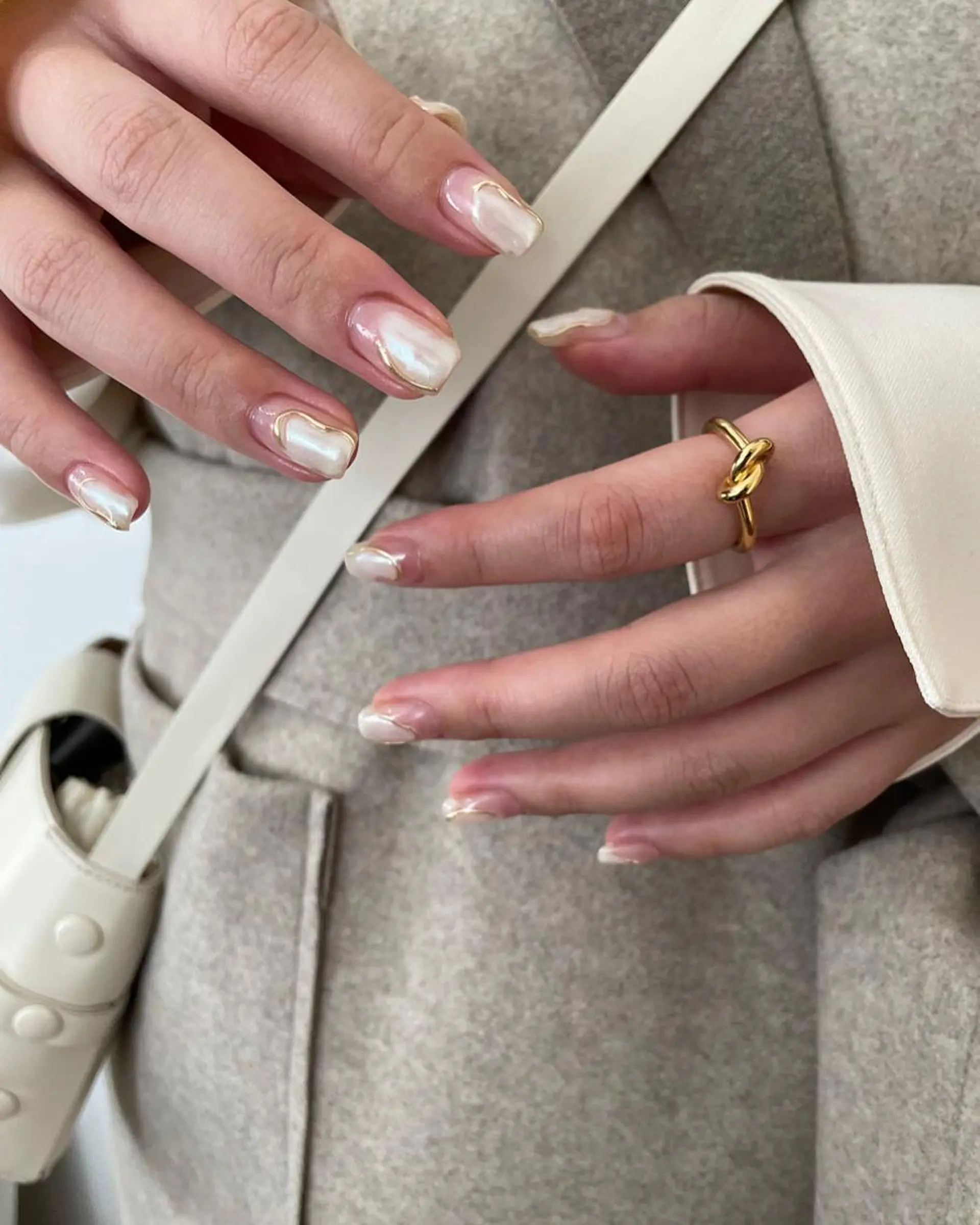 ネイル オーロラネイル ハンドネイル フットネイル kiii.__ ✴︎*のネイルデザイン