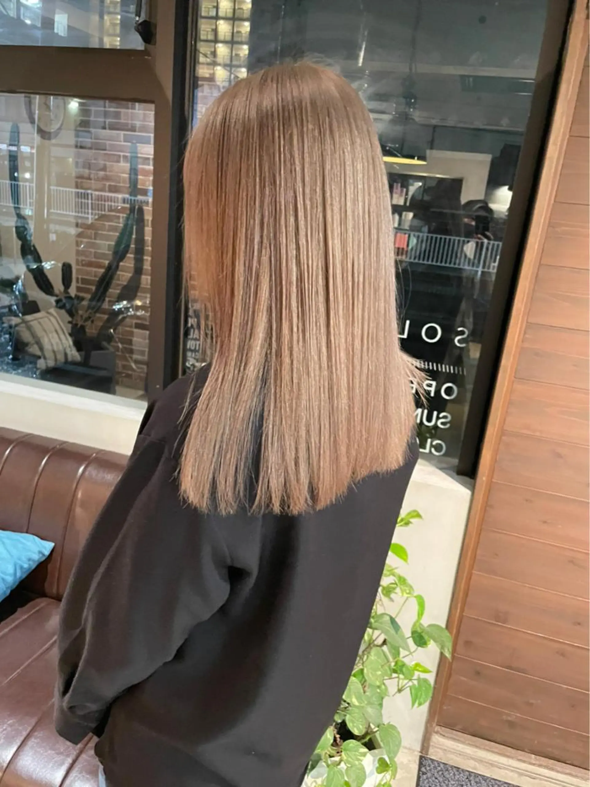 カラー ベージュカラー ミルクティーベージュ 木村 朱里のヘアスタイル