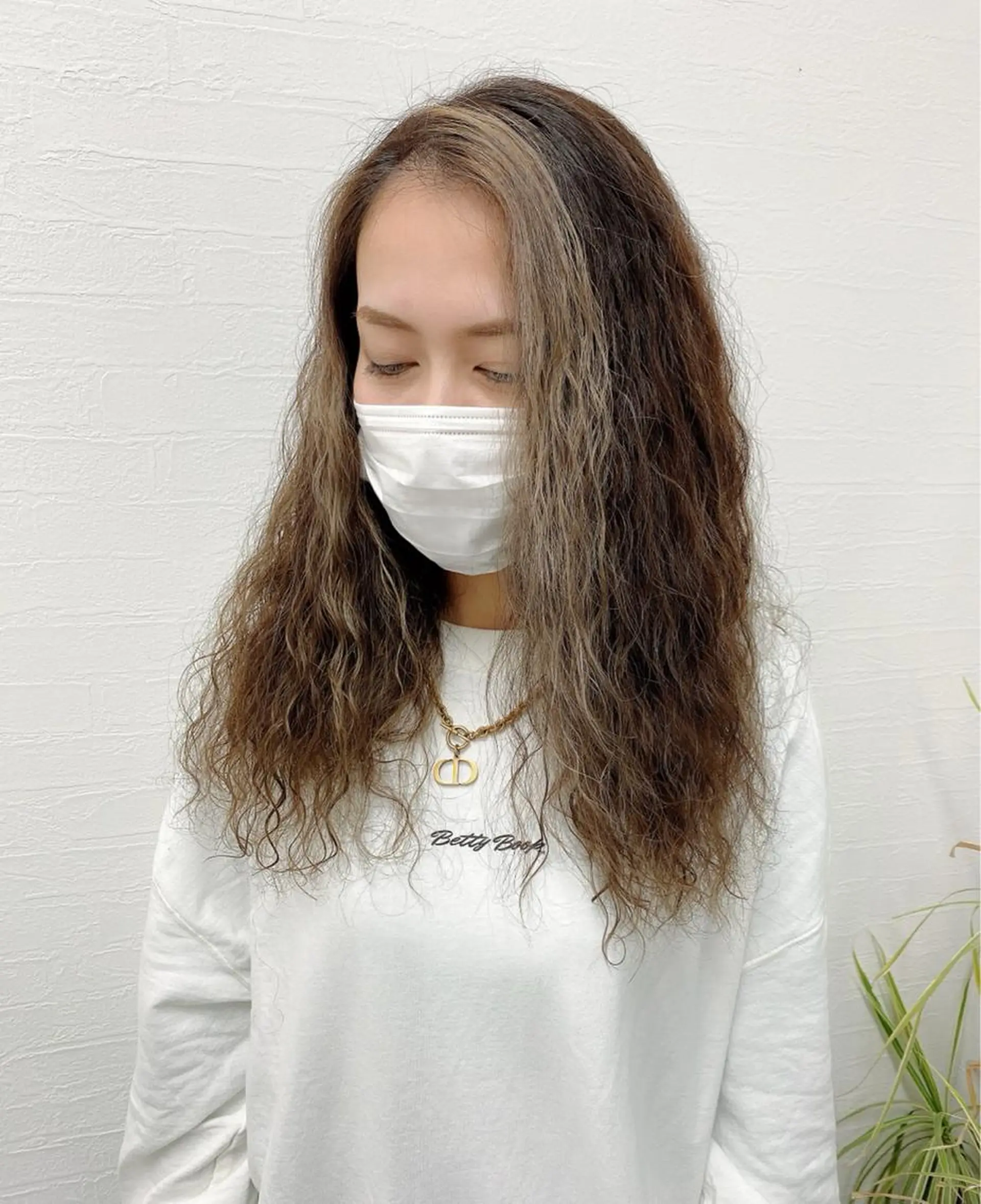 ロング カラー ミストバング  フェイスフレーミング ハイライトカラー ハイライト 森本 笑のヘアスタイル