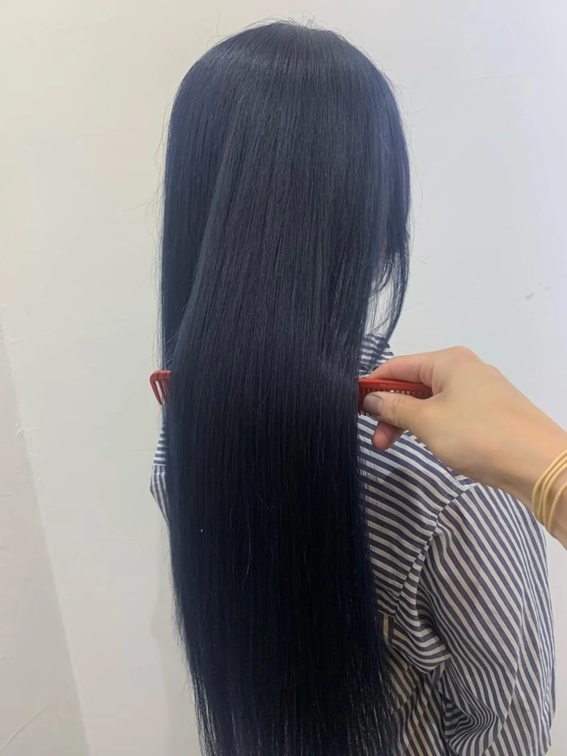 ロング カラー ブリーチ ブルーカラー ネイビーカラー ヘアカラー トリートメント ハイトーン職人💗 松本輝美のヘアスタイル