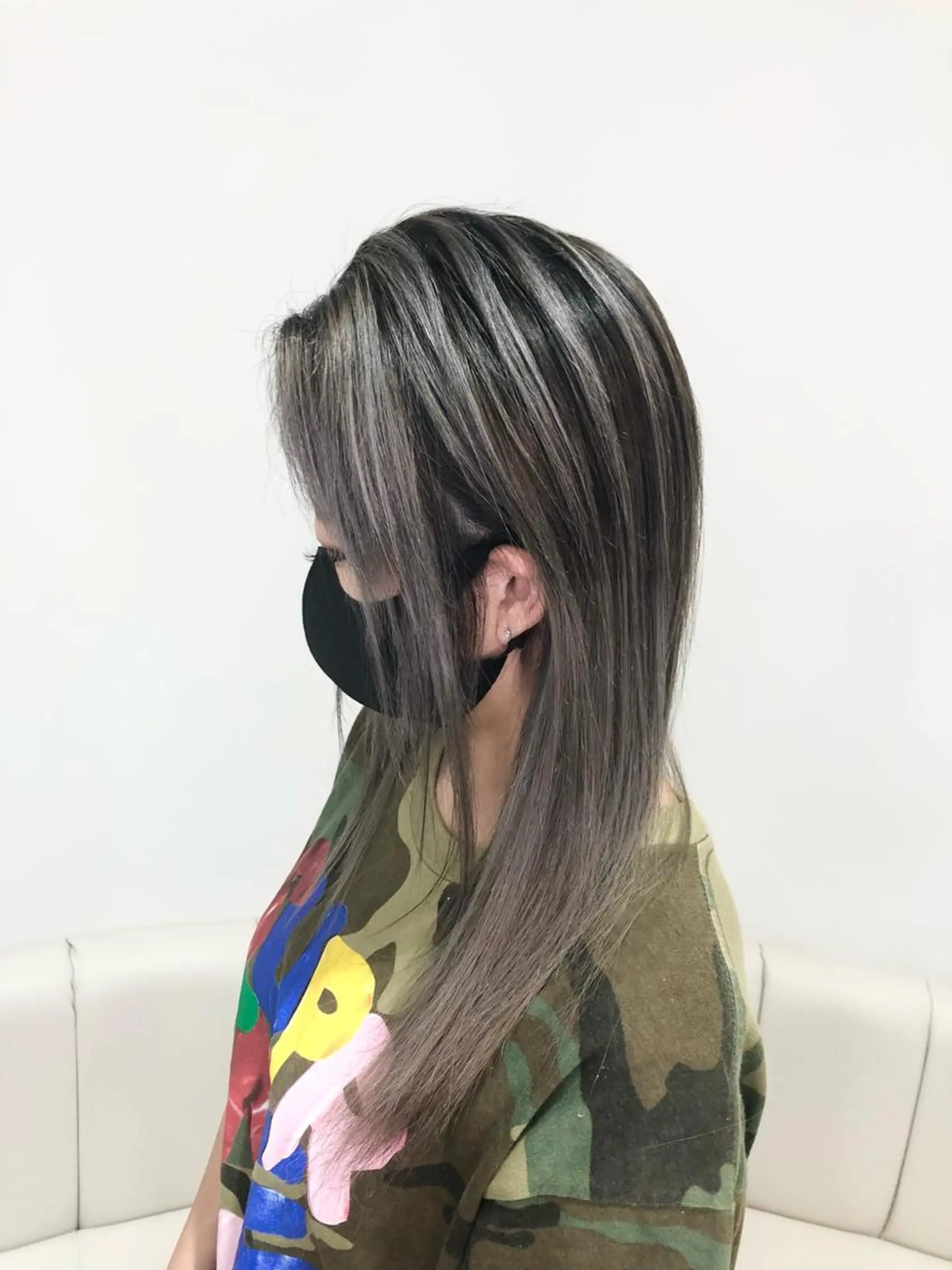 セミロング LOOP hairのヘアスタイル